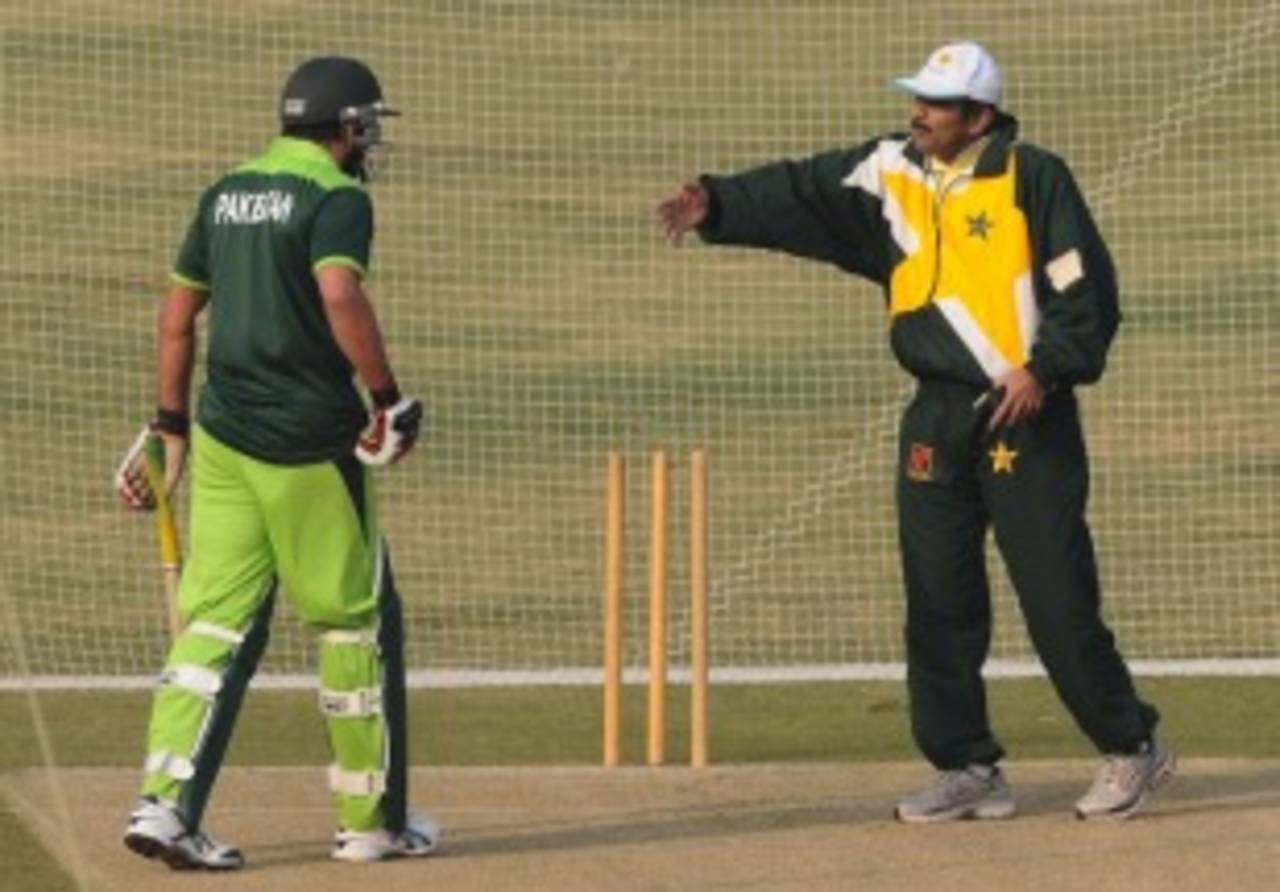 Javed Miandad is willing to work with the Pakistan team on their batting&nbsp;&nbsp;&bull;&nbsp;&nbsp;AFP