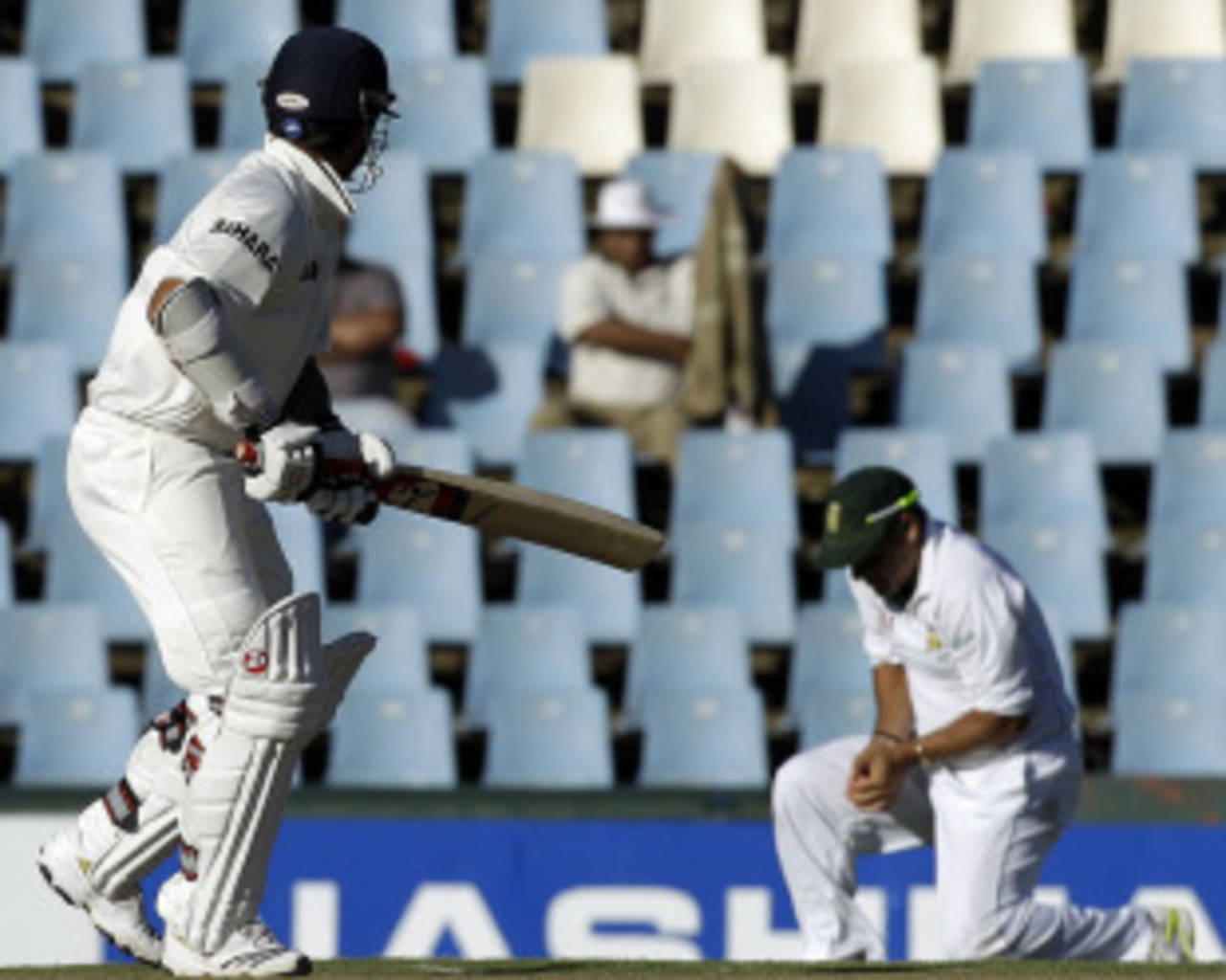 Suresh Raina pokes one straight into the slips, South Africa v India, 1st Test, Centurion, 1st day, December 16, 2010
