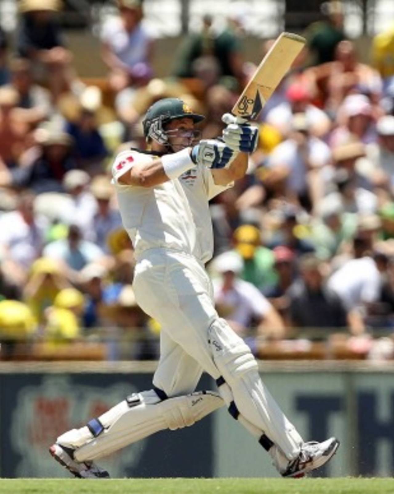 Mike Hussey cracks away another short ball, Australia v England, 3rd Test, Perth, 3rd day, December 18, 2010