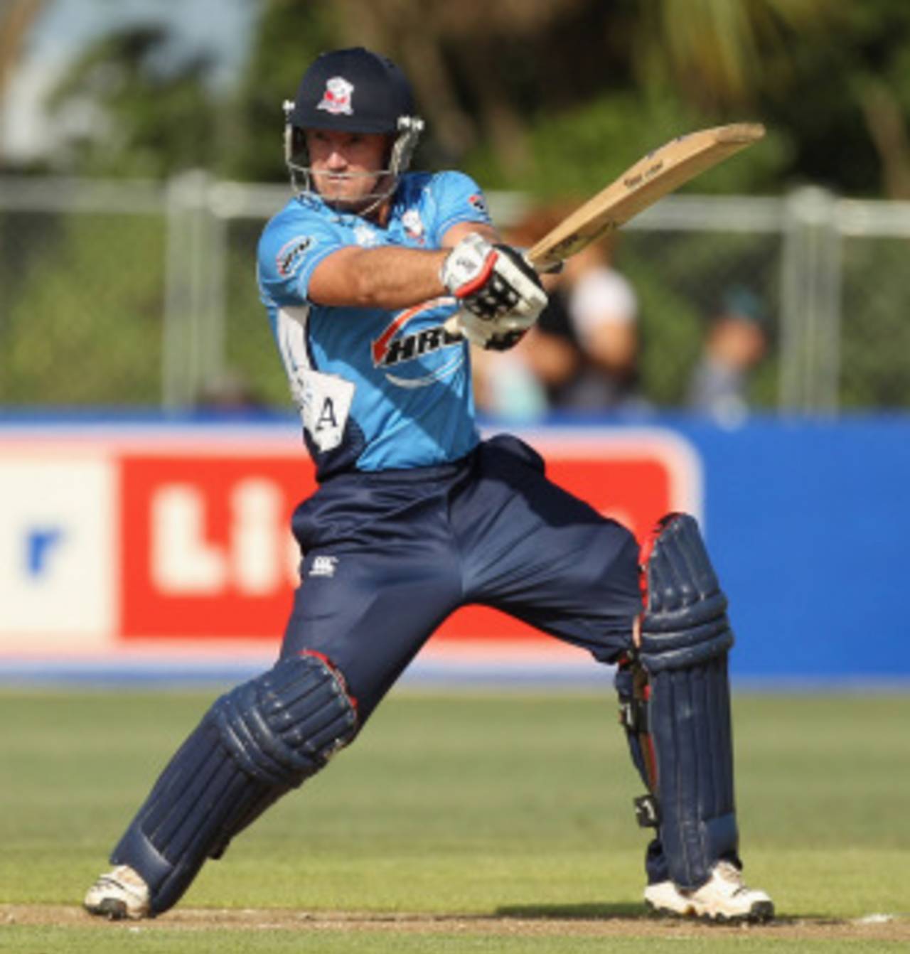 Gareth Hopkins hits one square on the off side, Auckland v Canterbury, Auckland, HRV Cup 2010-11, December 21, 2010
