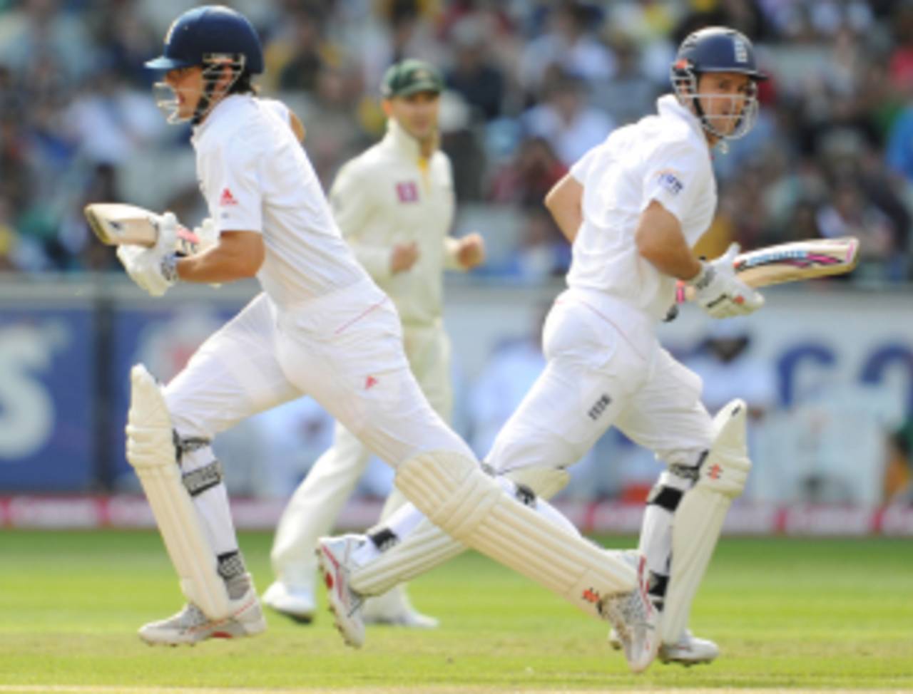 Andrew Strauss and Alastair Cook added runs with increasing ease as the day wore on, Australia v England, 4th Test, Melbourne, December 26, 2010 