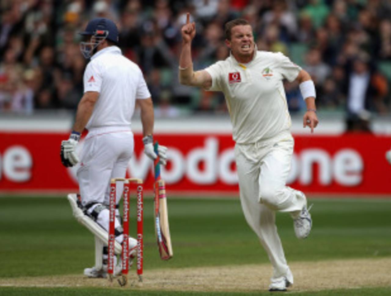 Peter Siddle had his second wicket when Andrew Strauss was caught at gully, Australia v England, 4th Test, Melbourne, 2nd day, December 27, 2010 