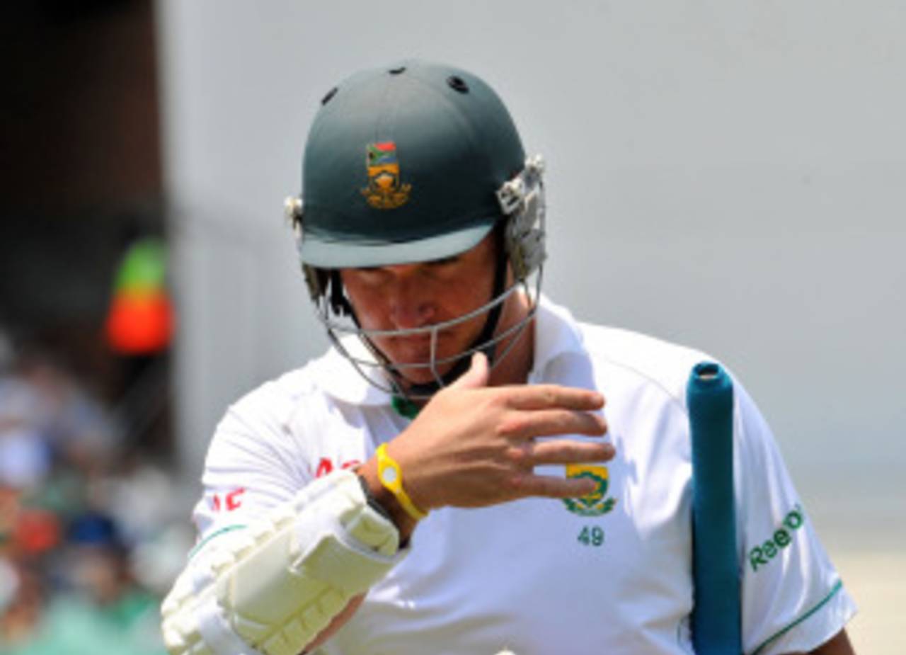 Graeme Smith is dejected after falling to his old nemesis Zaheer Khan, South Africa v India, 2nd Test, Durban, 2nd day, December 27, 2010