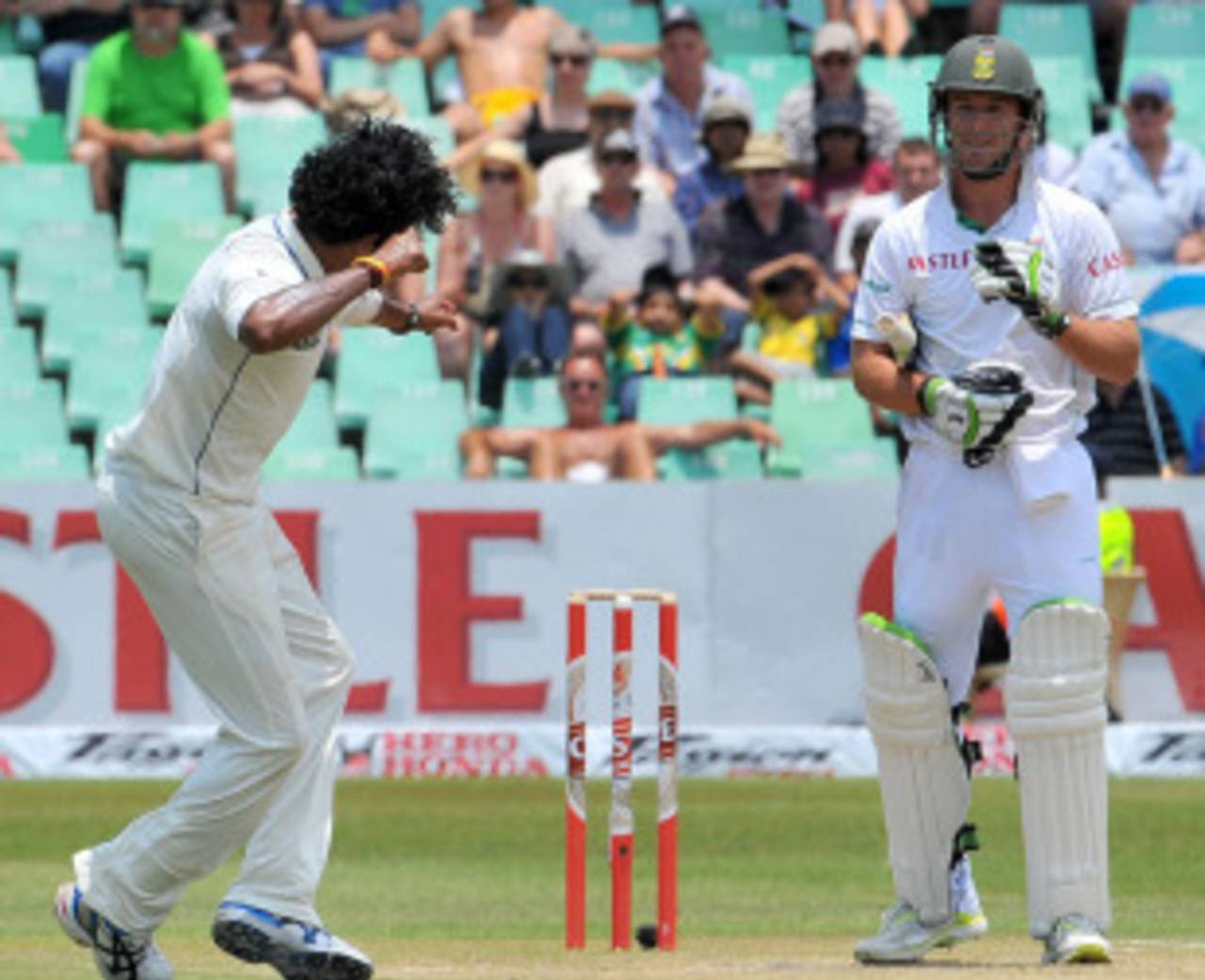 Sreesanth gets AB de Villiers with a peach of a legcutter, South Africa v India, 2nd Test, Durban, 2nd day, December 27, 2010 
