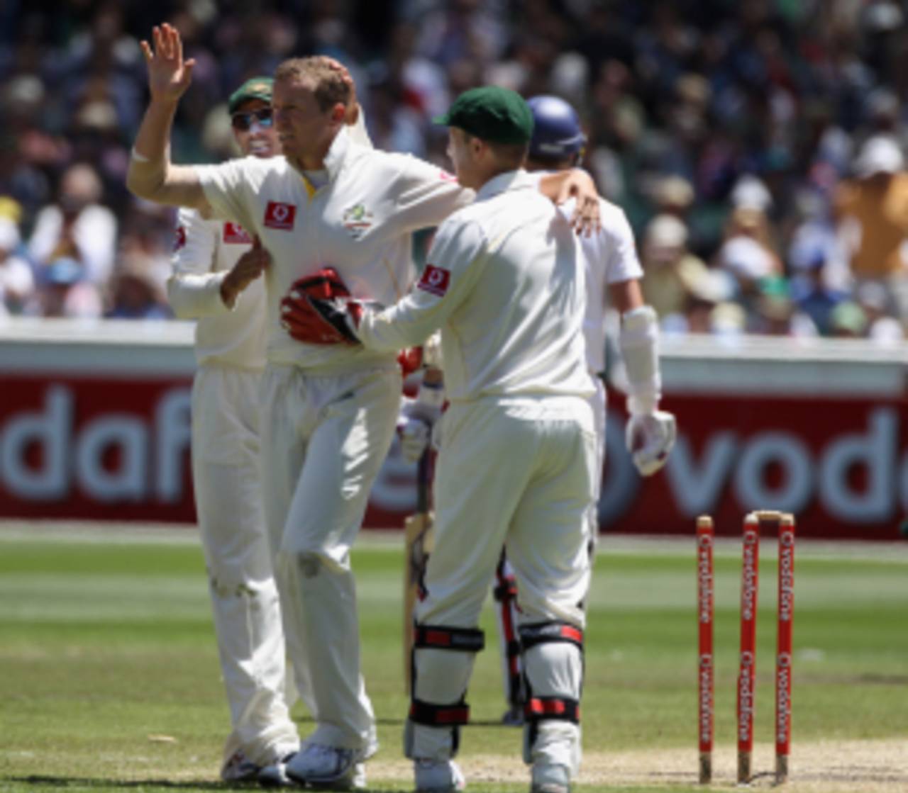 Peter Siddle bowled James Anderson to finish with 6 for 75, Australia v England, 4th Test, Melbourne, 3rd day, December 28, 2010