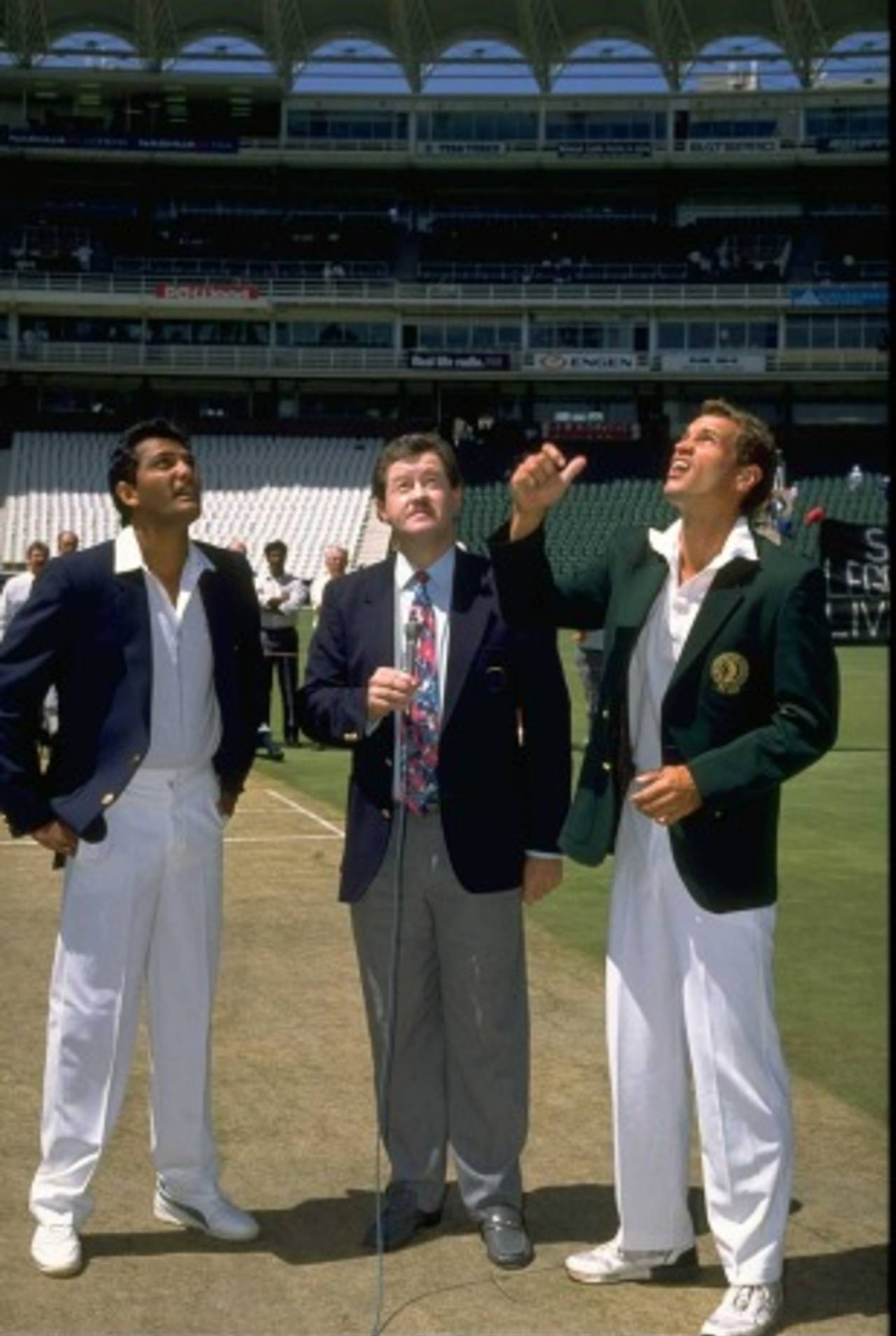 Mohammad Azharuddin and Kepler Wessels at the toss in Johannesburg, Nov 30 1992