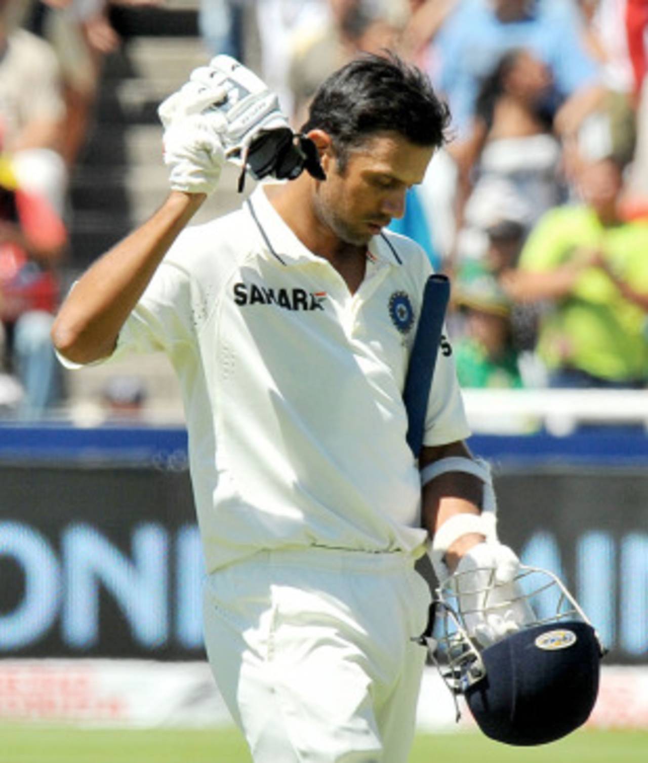 Rahul Dravid is dejected after being run out, South Africa v India, 3rd Test, Cape Town, 2nd day, January 3, 2011