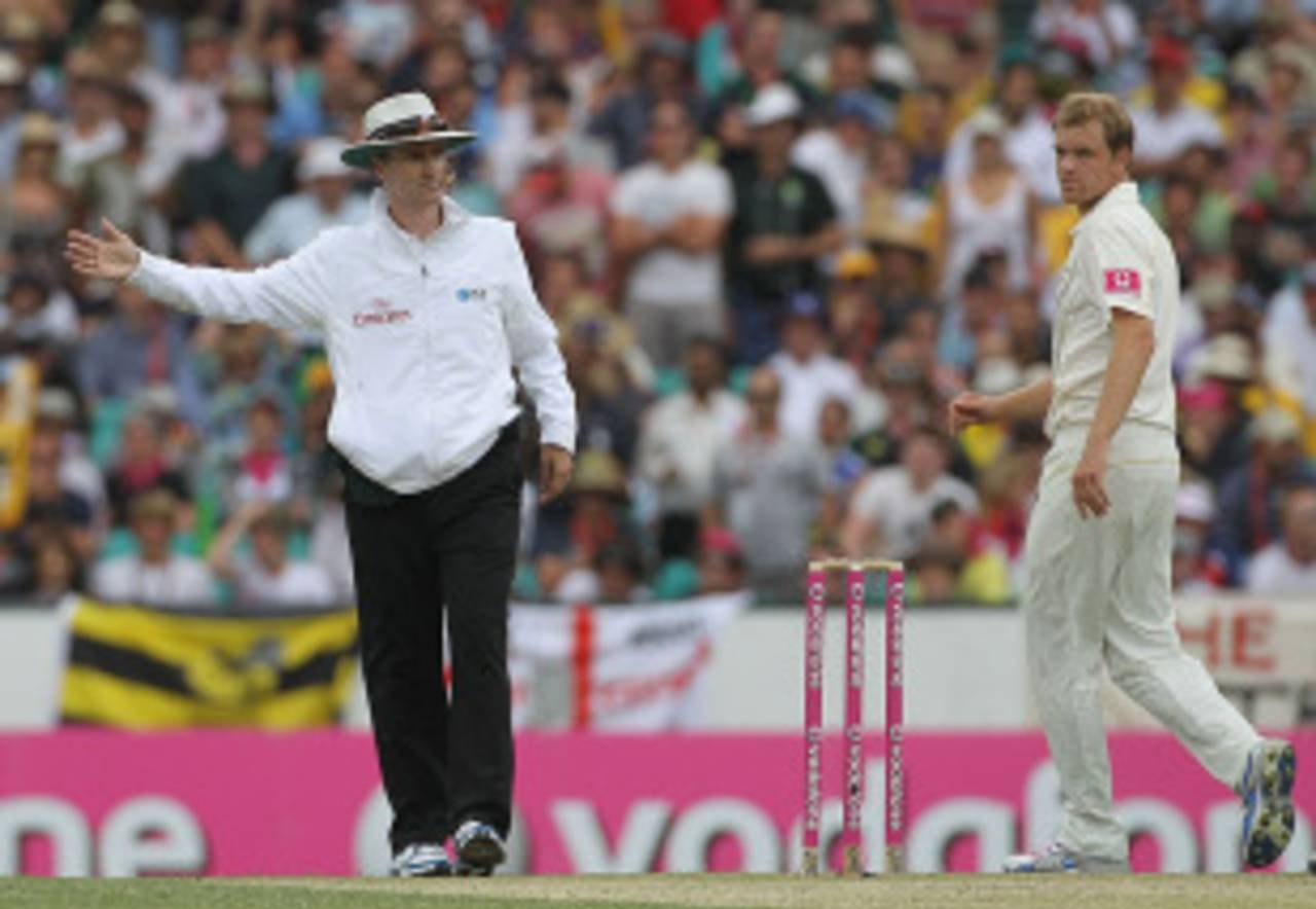 Michael Beer thought he had his first Test wicket until Billy Bowden called no ball, Australia v England, 5th Test, Sydney, 2nd day, January 4, 2011