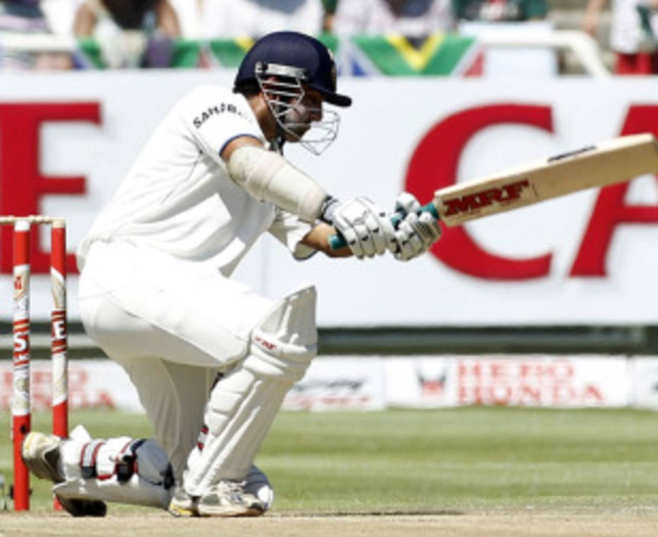 Gautam Gambhir leaves a ball from Morne Morkel, South Africa v India, 3rd Test, Cape Town, 3rd day, January 4, 2011
