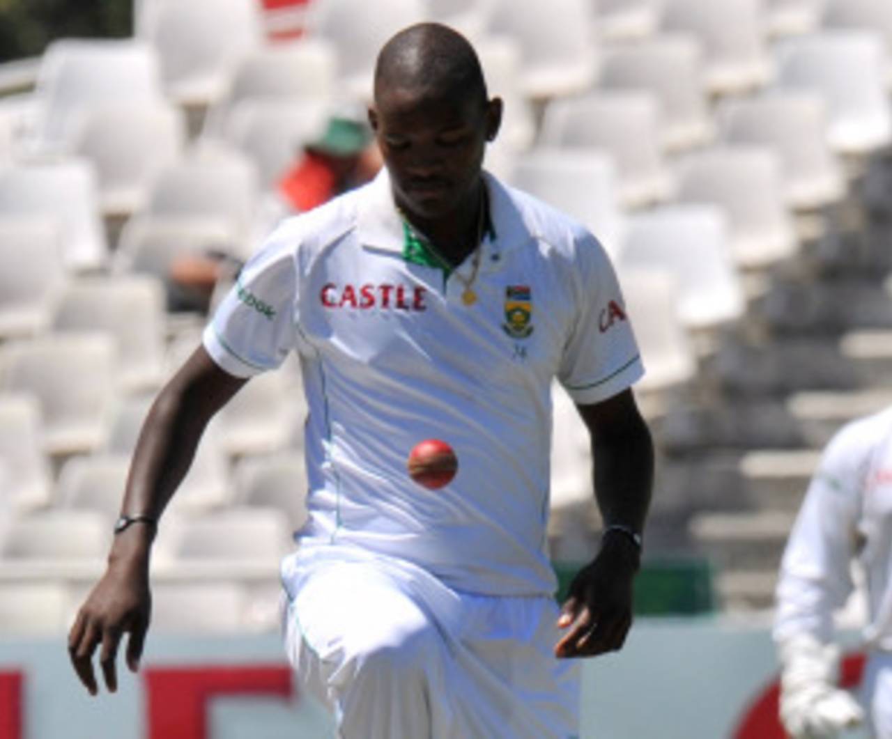 Lonwabo Tsotsobe took South Africa's second wicket, South Africa v India, 3rd Test, Cape Town, 5th day, January 6, 2011