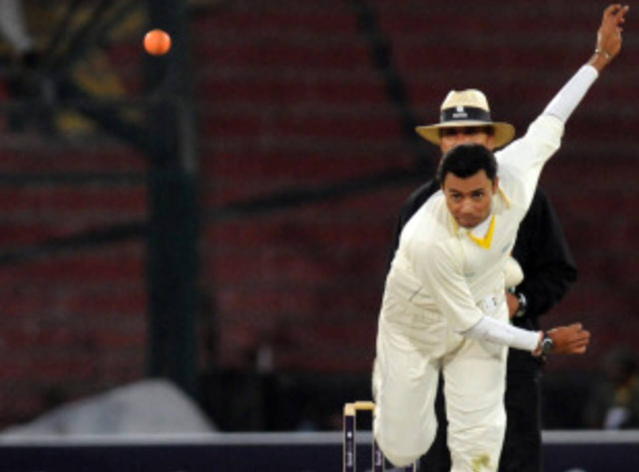 Danish Kaneria took four wickets in PIA's first innings, HBL v PIA, Quaid-e-Azam Trophy Division One Final, first day, Karachi, January 13, 2011