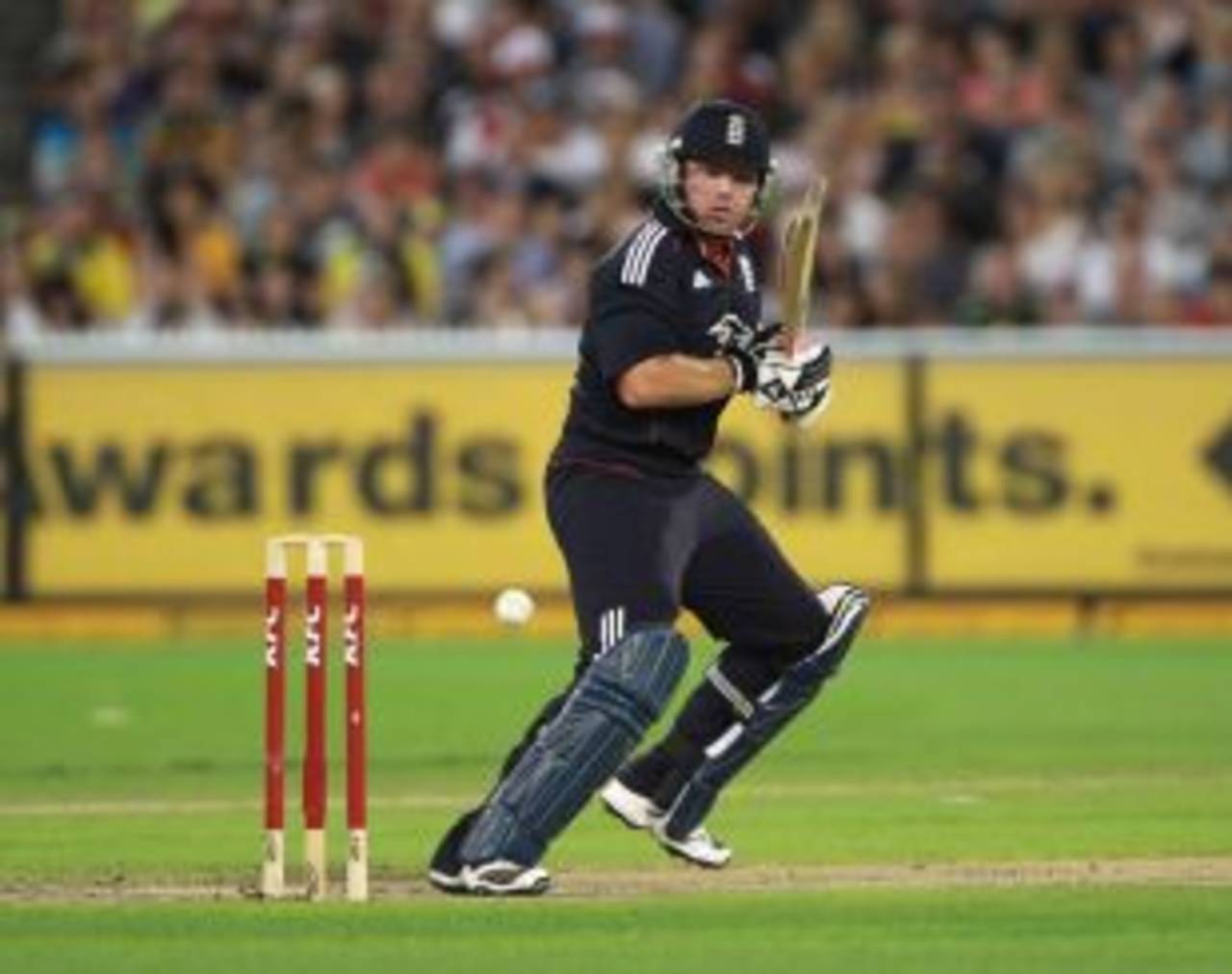 Ian Bell launched England's run-chase with a brisk 39 from 30 balls, Australia v England, 2nd Twenty20, Melbourne, January 14, 2011
