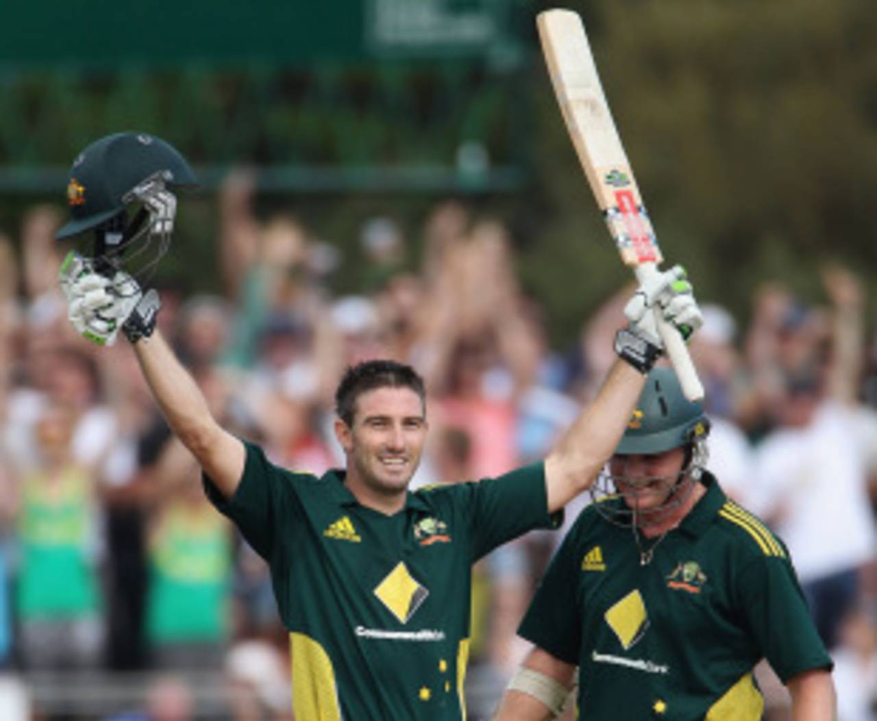 Shaun Marsh brought up a brilliant hundred with a six, Australia v England, 2nd ODI, Hobart, January 21, 2011