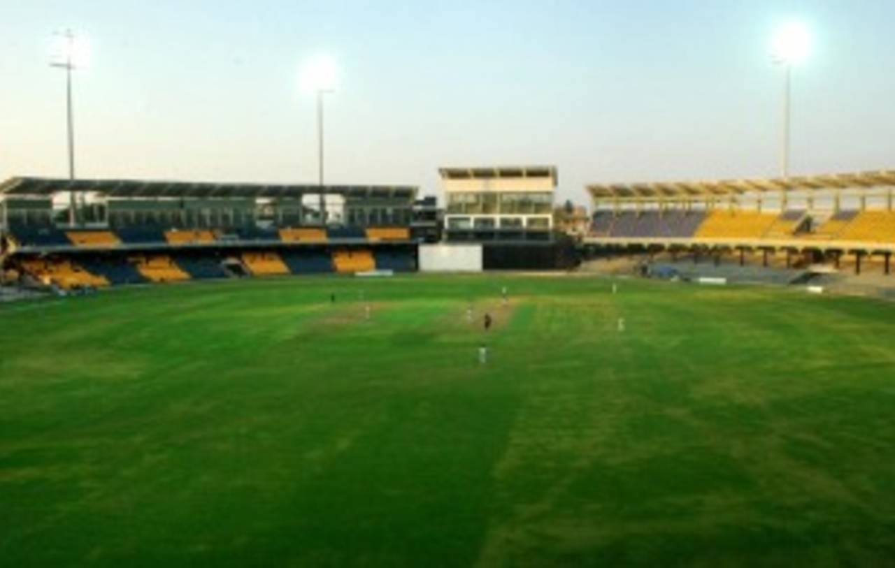 The R Premadasa Stadium under lights, Basnahira v Wayamba, SLC Inter-provisional limited-over tournament, Colombo, 23 January 2011