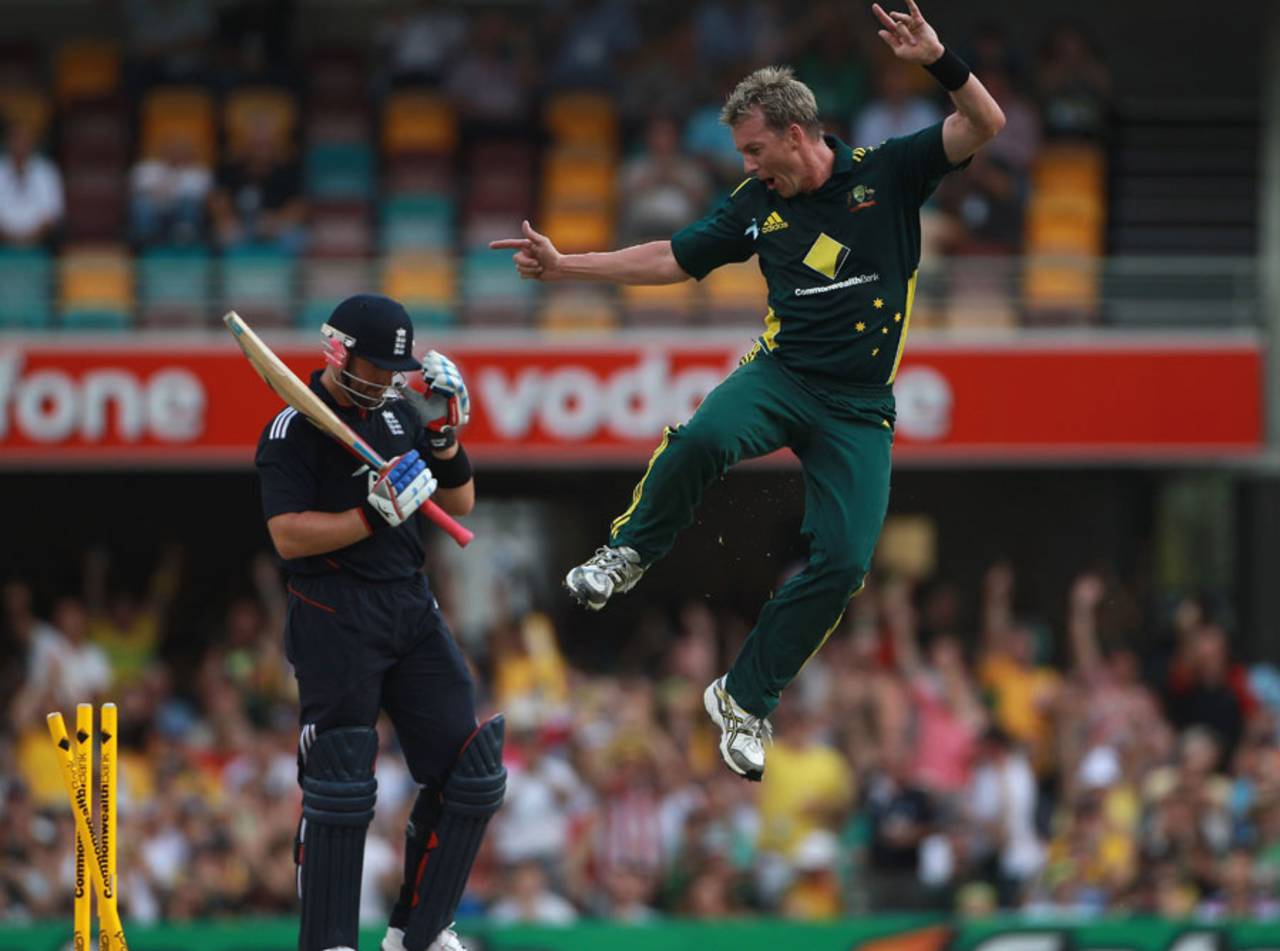 Brett Lee celebrates bowling Matt Prior, Australia v England, 5th ODI, Brisbane, January 30, 2011