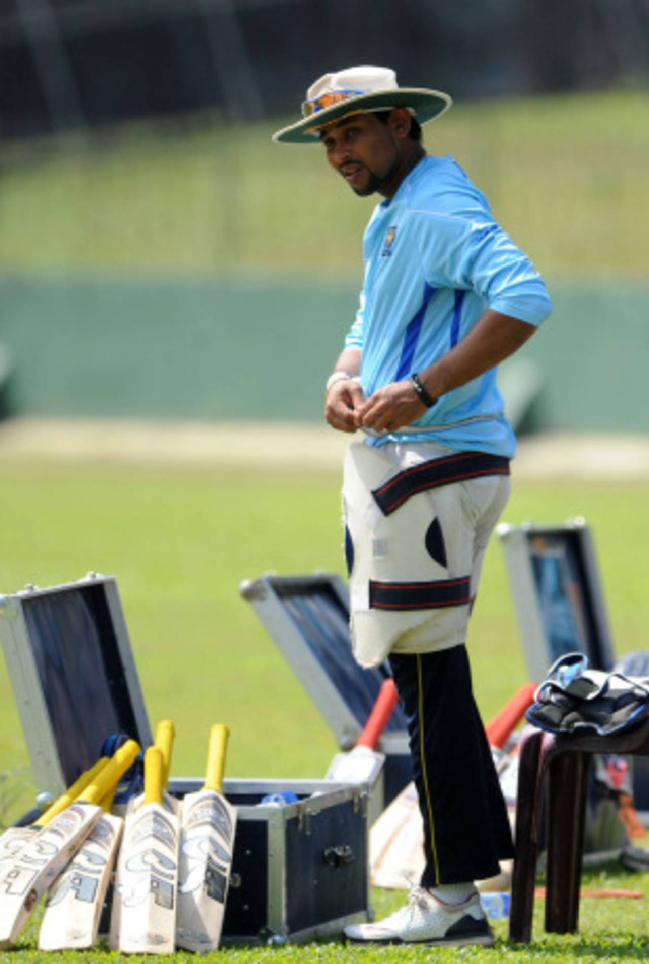 Tillakaratne Dilshan kits up during Sri Lanka's training session, Colombo, February 11, 2011