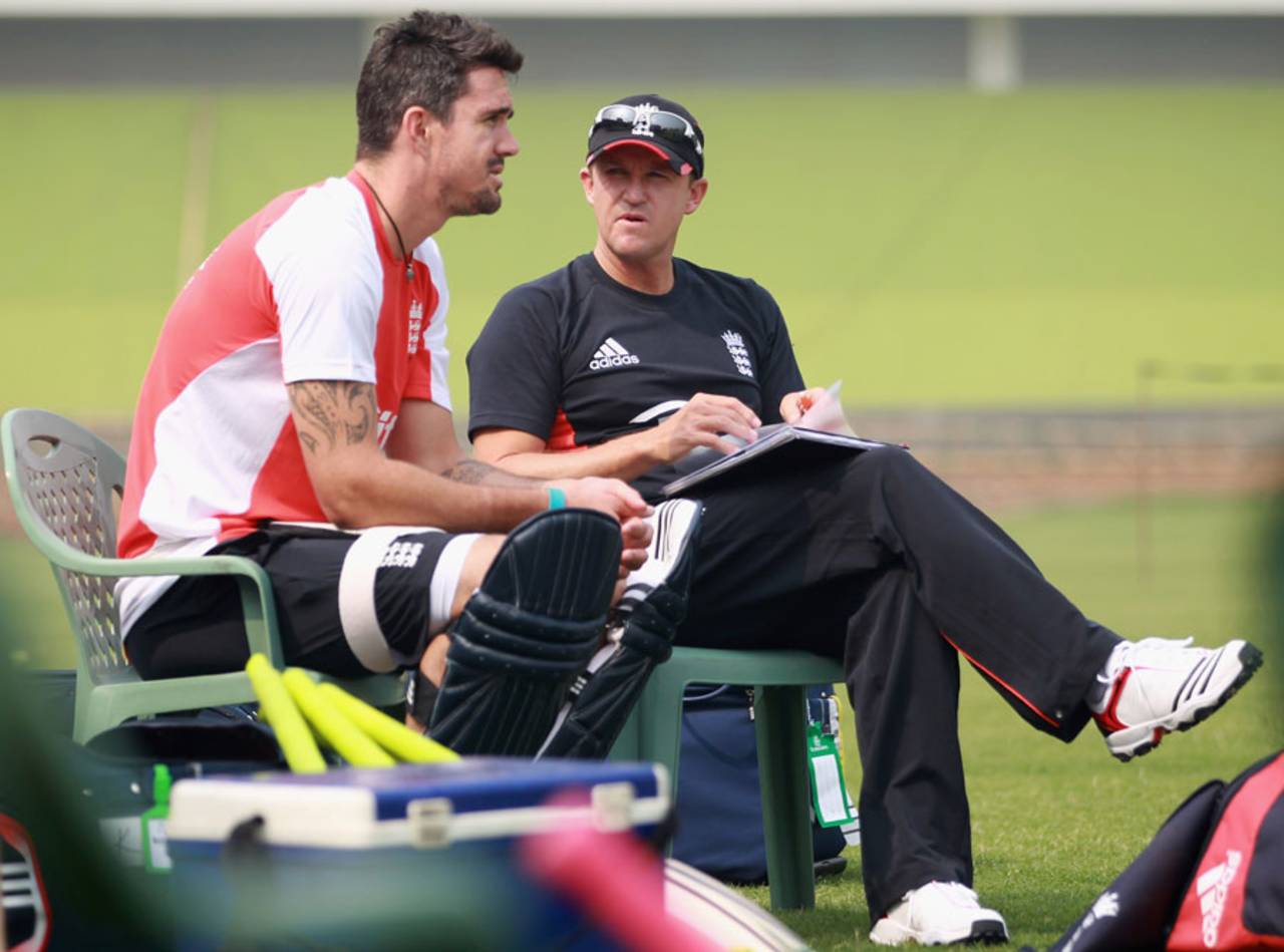 Kevin Pietersen and Andy Flower have a chat during practice, Sher-e-Bangla, Dhaka, February 14, 2011