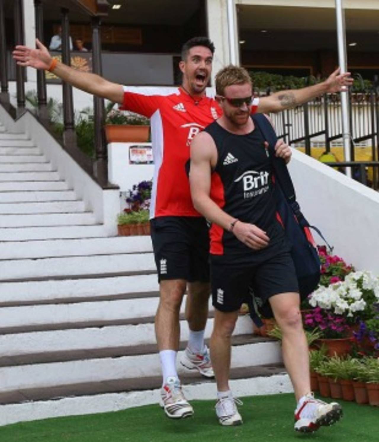 Kevin Pietersen has a bit of fun with Paul Collingwood, Nagpur, February 21, 2011