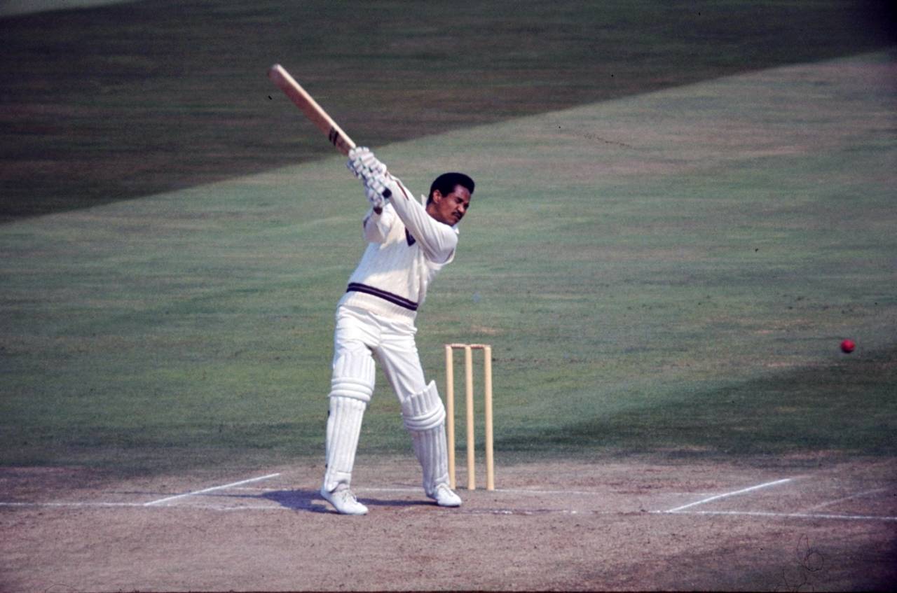 Garry Sobers: emptied bars whenever he batted&nbsp;&nbsp;&bull;&nbsp;&nbsp;Getty Images