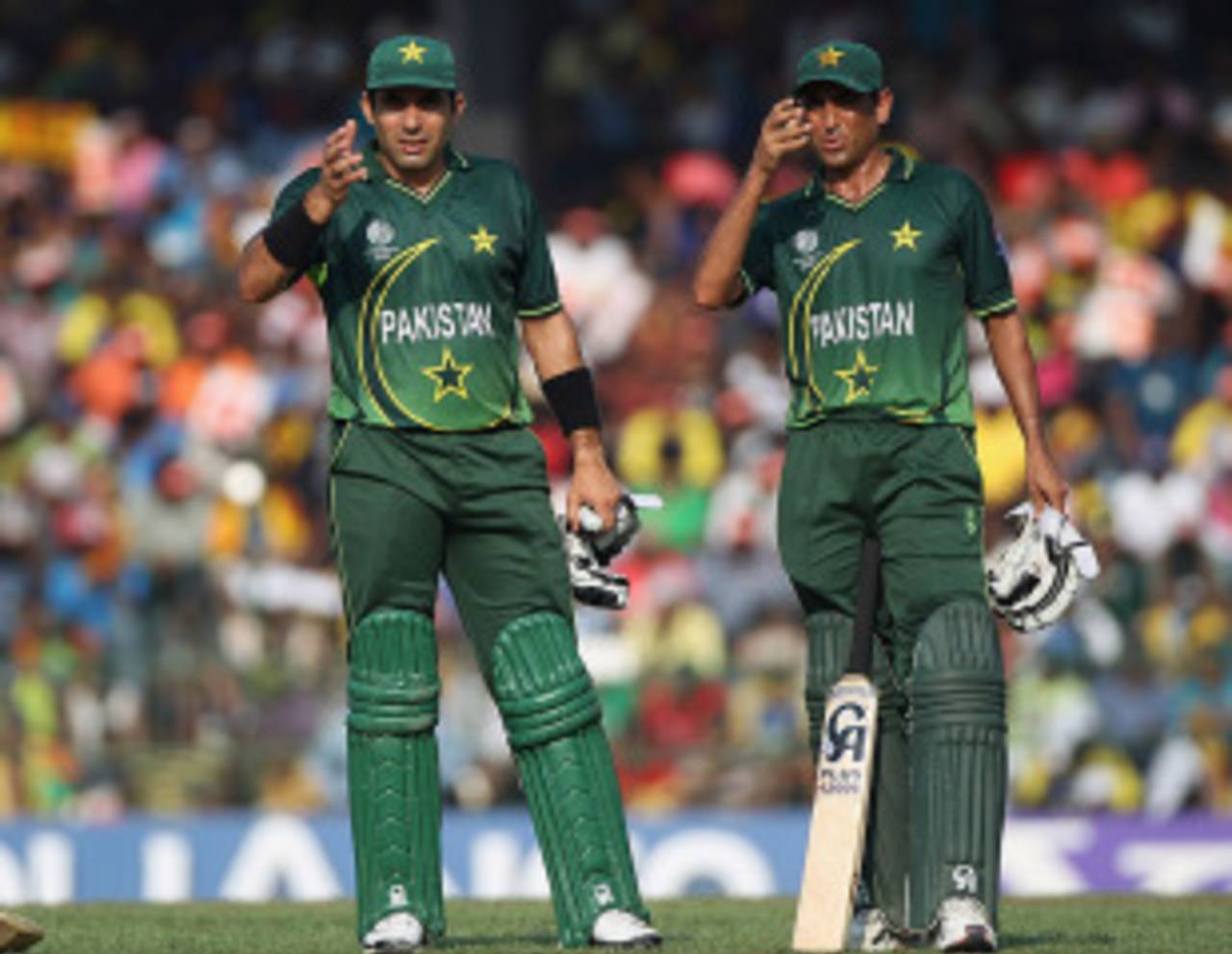 Misbah-ul-Haq and Younis Khan controlled Pakistan's innings superbly in the middle overs, Sri Lanka v Pakistan, World Cup, Group A, Colombo, February 26, 2011