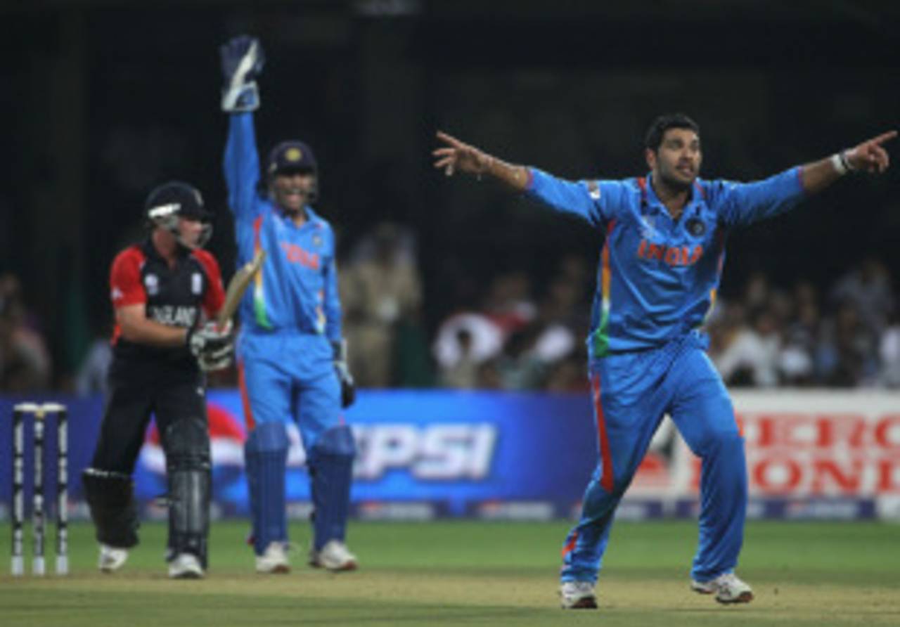 Yuvraj Singh thought he had Ian Bell lbw but even after seeing the replays, Billy Bowden disagreed&nbsp;&nbsp;&bull;&nbsp;&nbsp;Getty Images