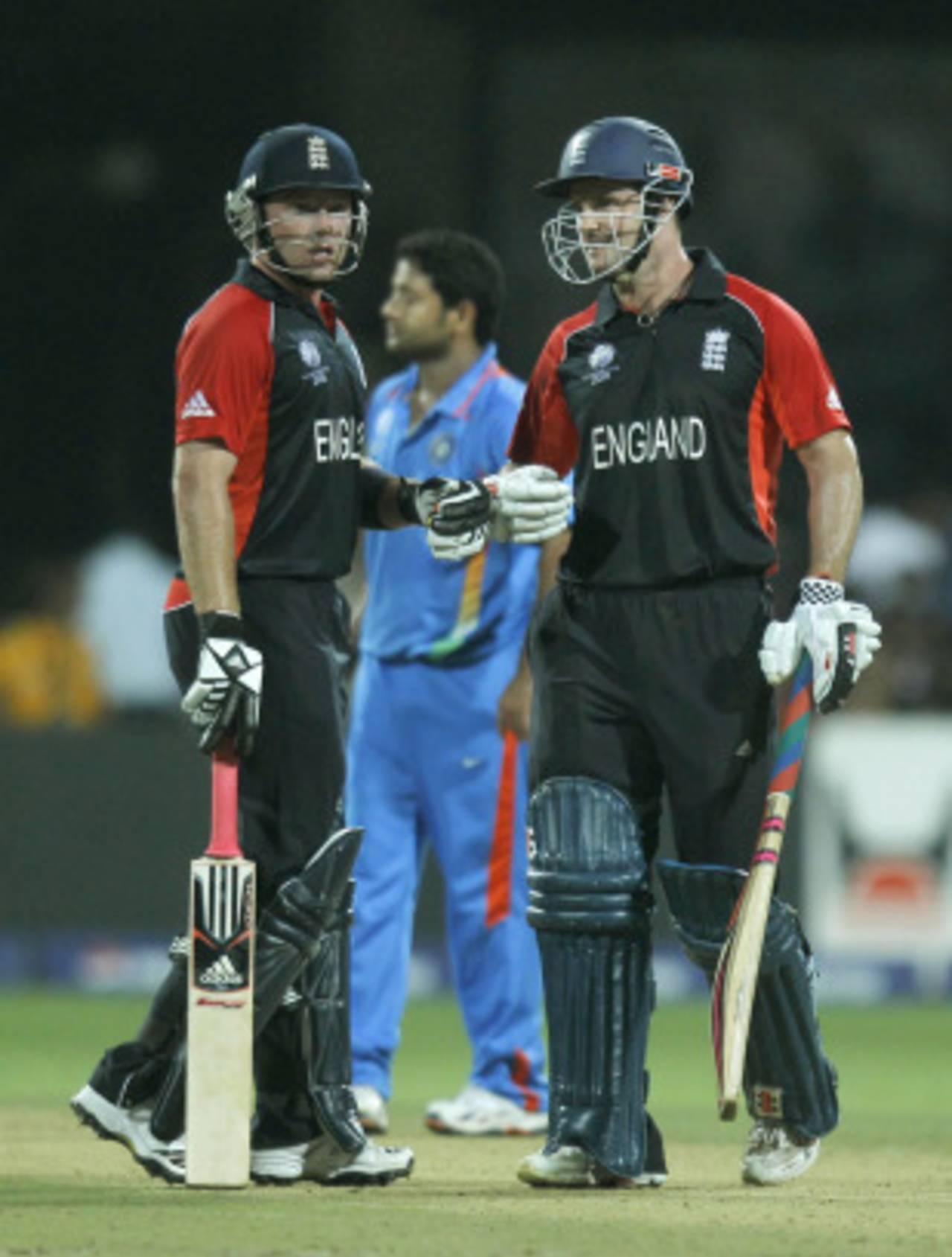 Ian Bell and Andrew Strauss during their partnership, India v England, World Cup, Group B, Bangalore, February 27, 2011