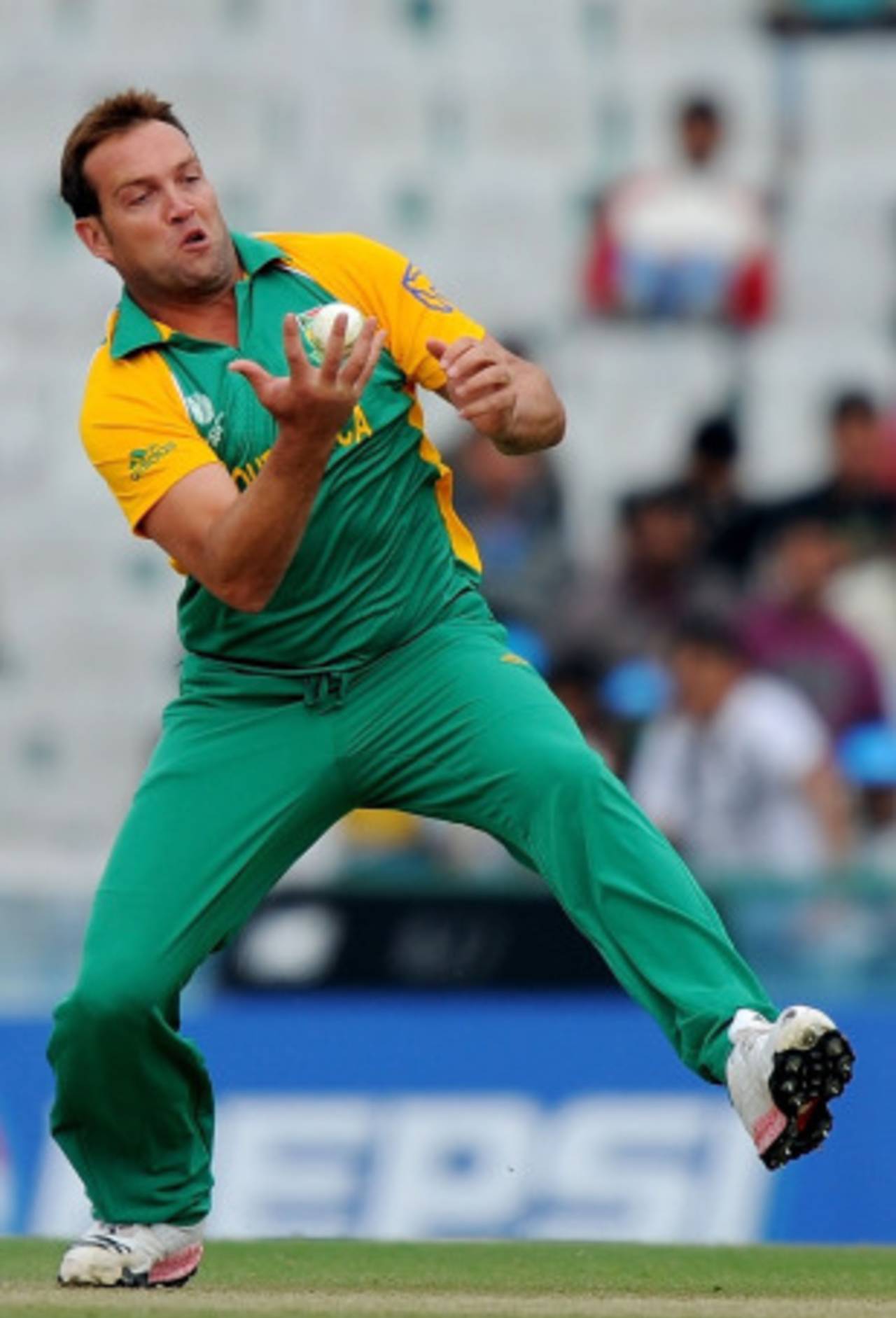 Jacques Kallis takes a return catch to dismiss Alexei Kervezee, Netherlands v South Africa, World Cup 2011, Mohali, March 3, 2011