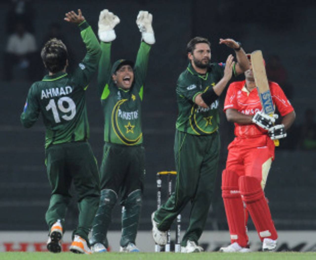 Shahid Afridi asks for a review, Canada v Pakistan, Group A, World Cup 2011, Colombo, March 3, 2011