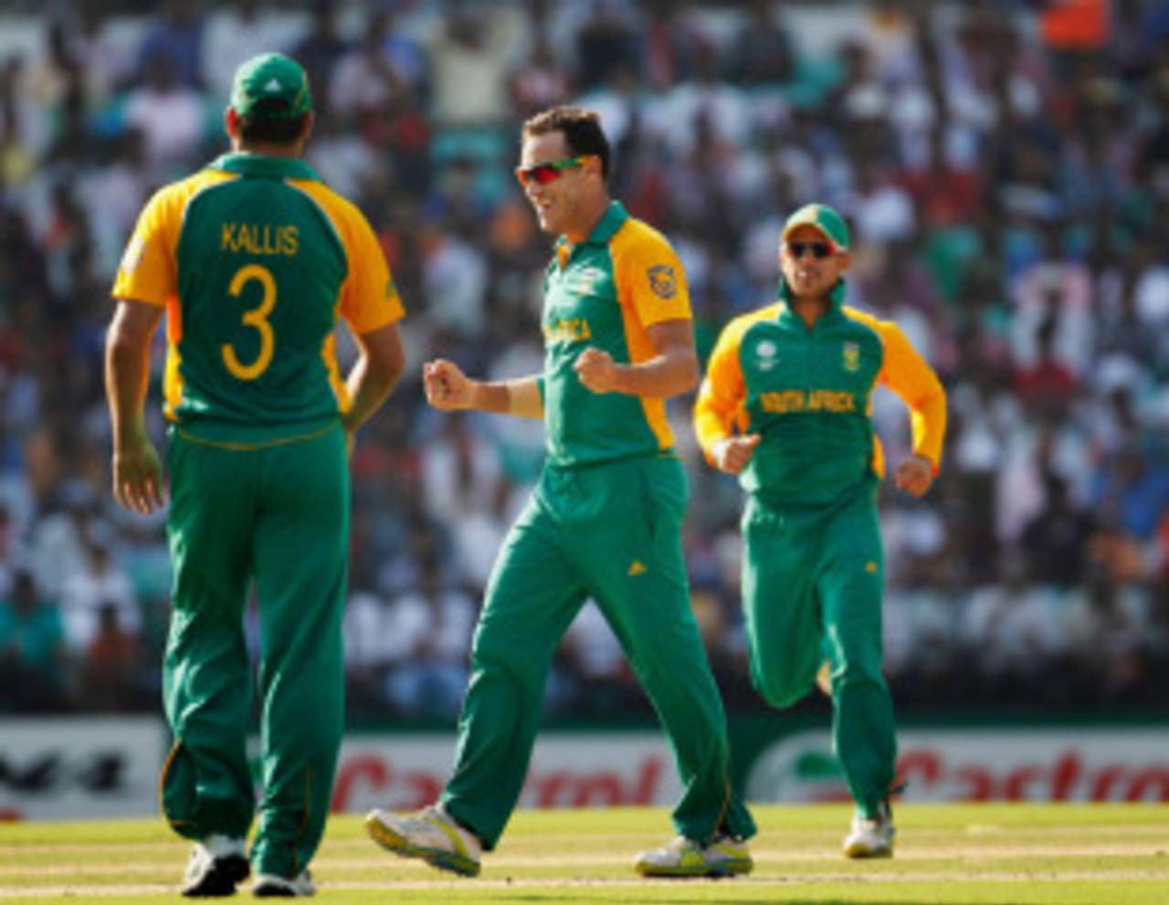 Faf du Plessis is all smiles after bowling Virender Sehwag, India v South Africa, Group B, World Cup, Nagpur, March 12, 2011