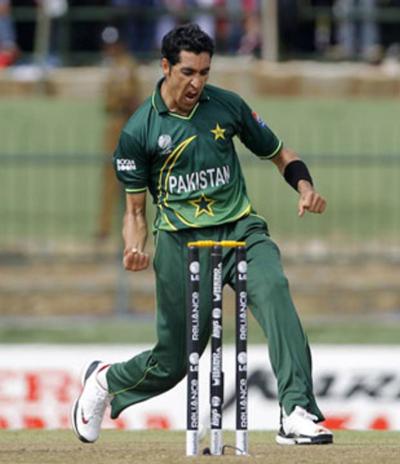 Umar Gul trapped Regis Chakabva lbw, Pakistan v Zimbabwe, World Cup, Pallekele, March 14, 2011