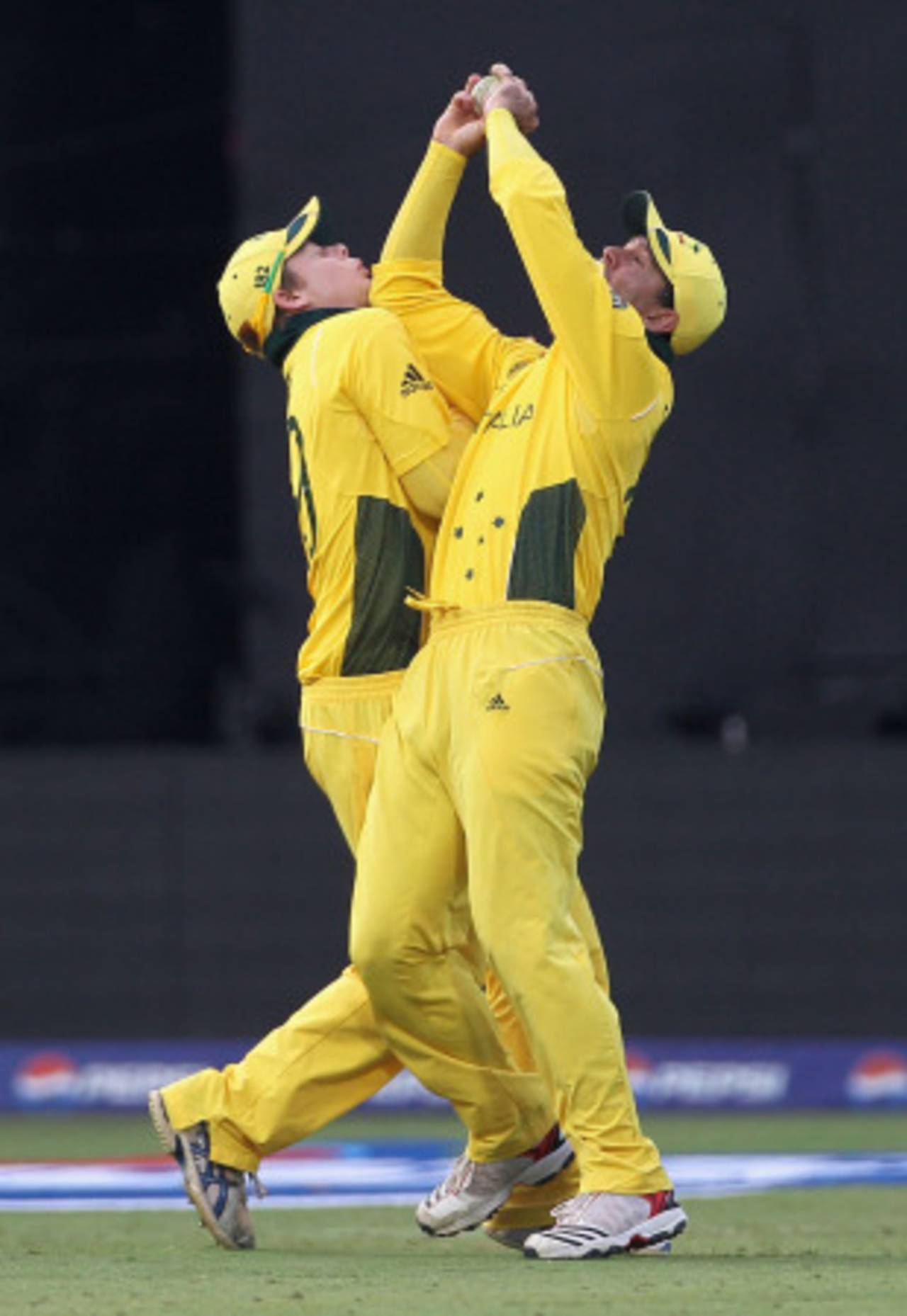 Ricky Ponting collides with Steven Smith while taking a catch to dismiss Harvir Baidwan, Australia v Canada, Group A, World Cup, Bangalore, March 16, 2011