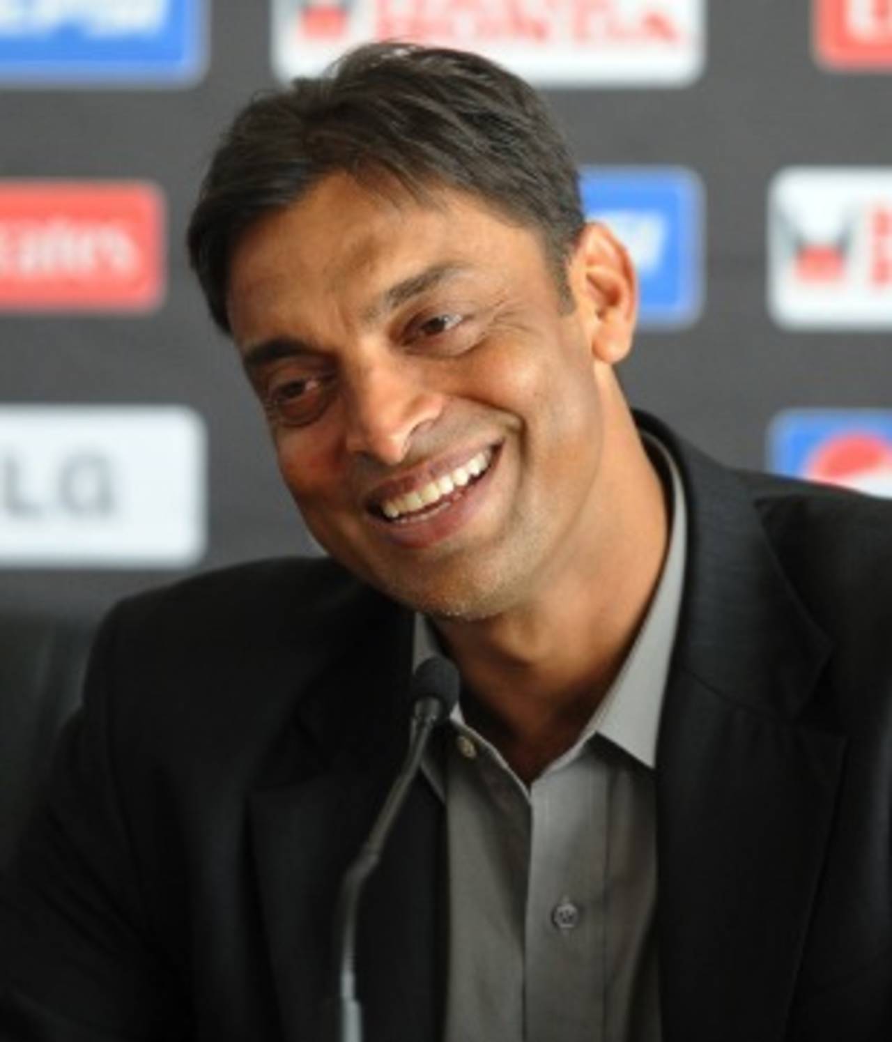 Shoaib Akhtar smiles while announcing his retirement, Colombo, March 17, 2011