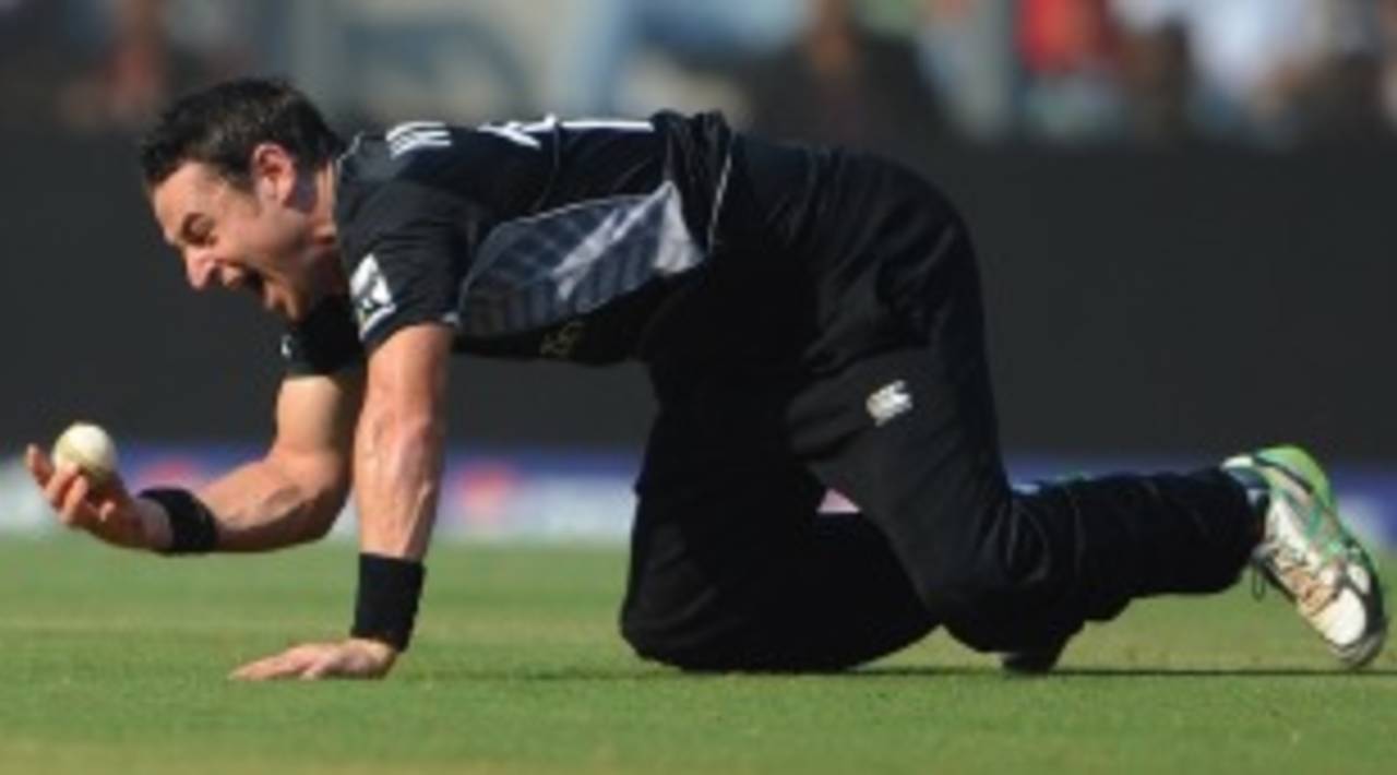 Nathan McCullum took a stunning catch off Mahela Jayawardene but was denied a wicket, New Zealand v Sri Lanka, Group A, World Cup 2011, Mumbai, March 18, 2011