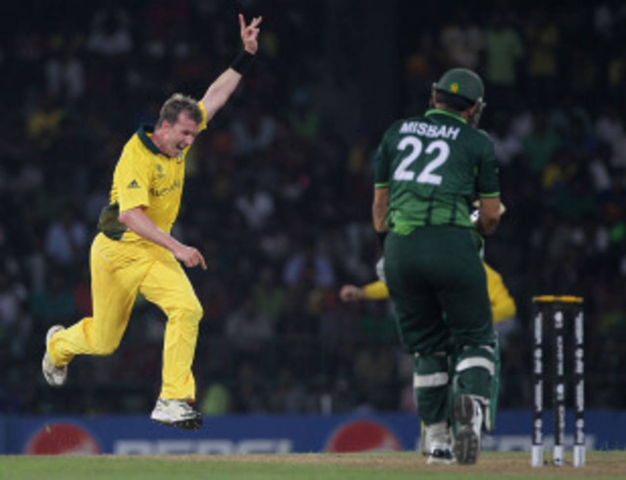 Brett Lee gave Australia hope with two wickets in two balls, Australia v Pakistan, Group A, World Cup 2011, Colombo, March 19, 2011