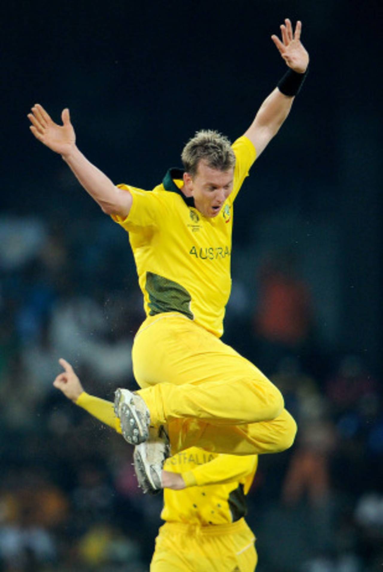 Brett Lee's two wickets in two balls almost hauled the match away from Pakistan, Australia v Pakistan, Group A, World Cup 2011, Colombo, March 19, 2011