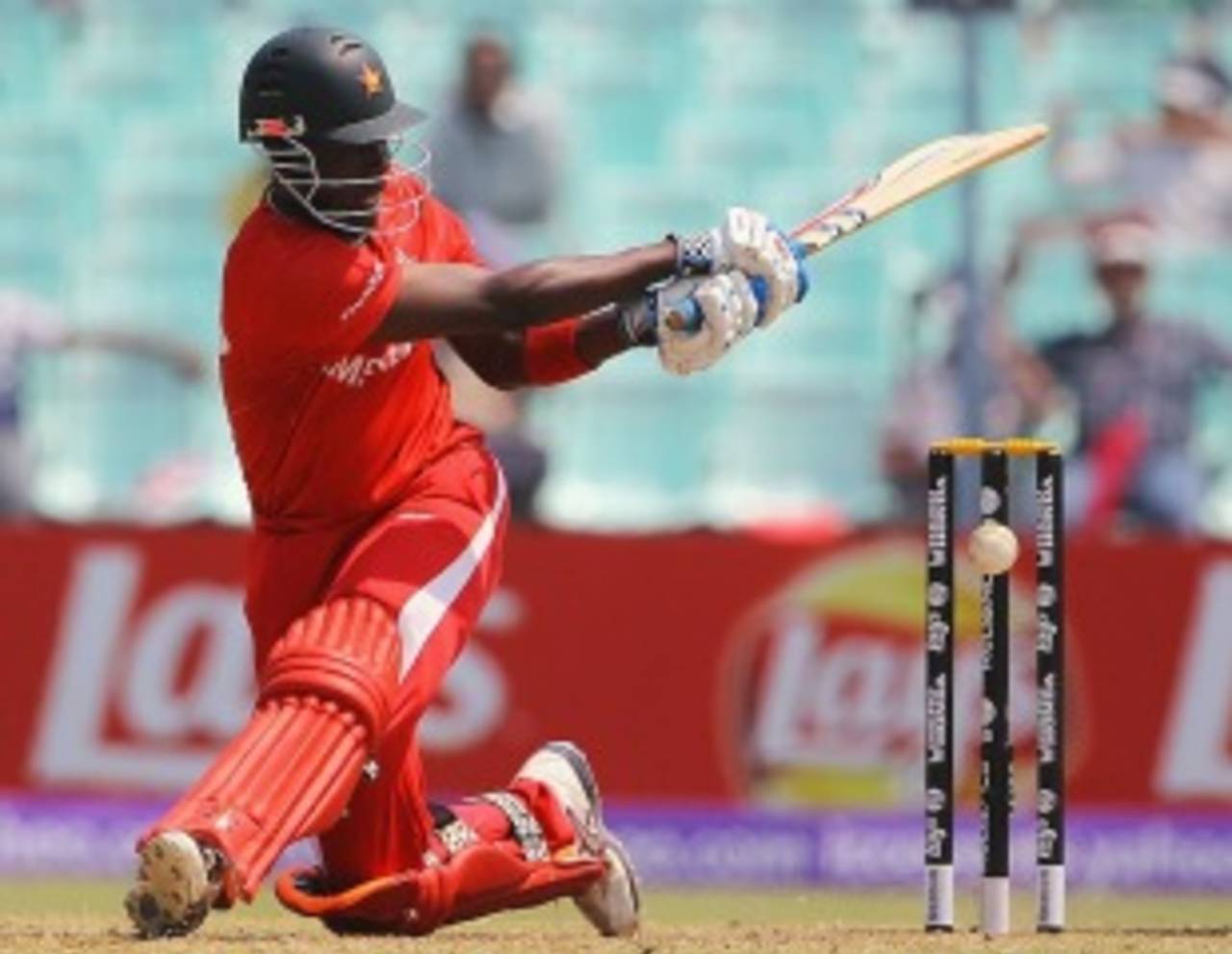 Elton Chigumbura was named in the ODI squad despite suffering from a knee injury&nbsp;&nbsp;&bull;&nbsp;&nbsp;AFP