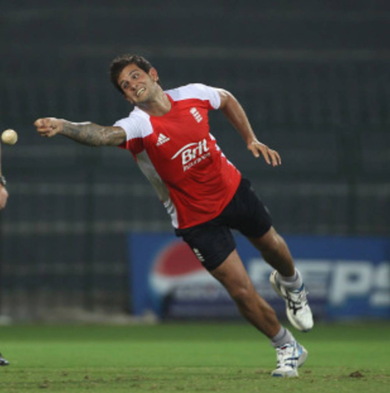 Jade Dernbach, England's latest squad member, strains to impress during practice, Colombo, March 22, 2011