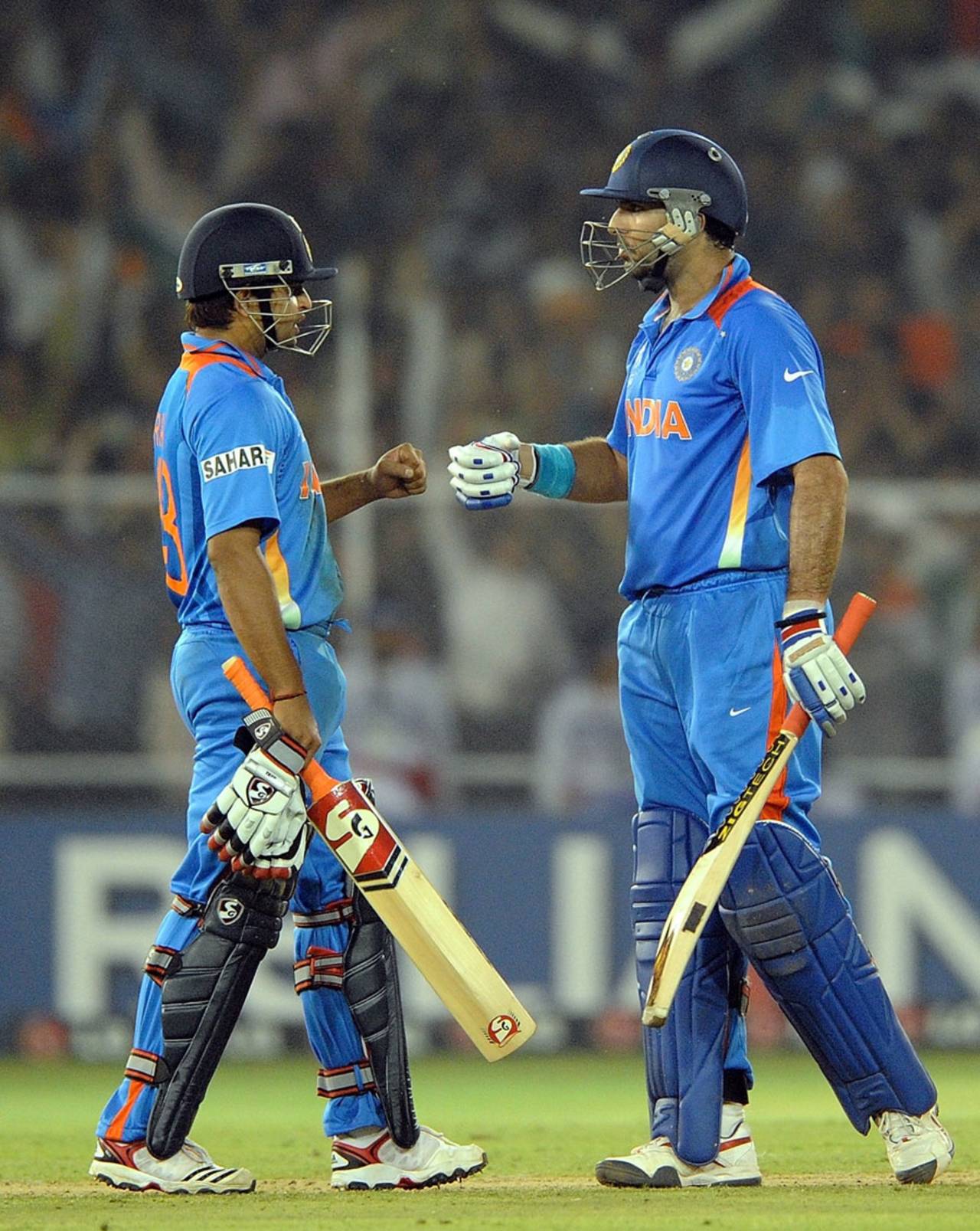 Suresh Raina and Yuvraj Singh strung together an unbeaten 74-run stand, India v Australia, 2nd quarter-final, Ahmedabad, World Cup 2011, March 24, 2011