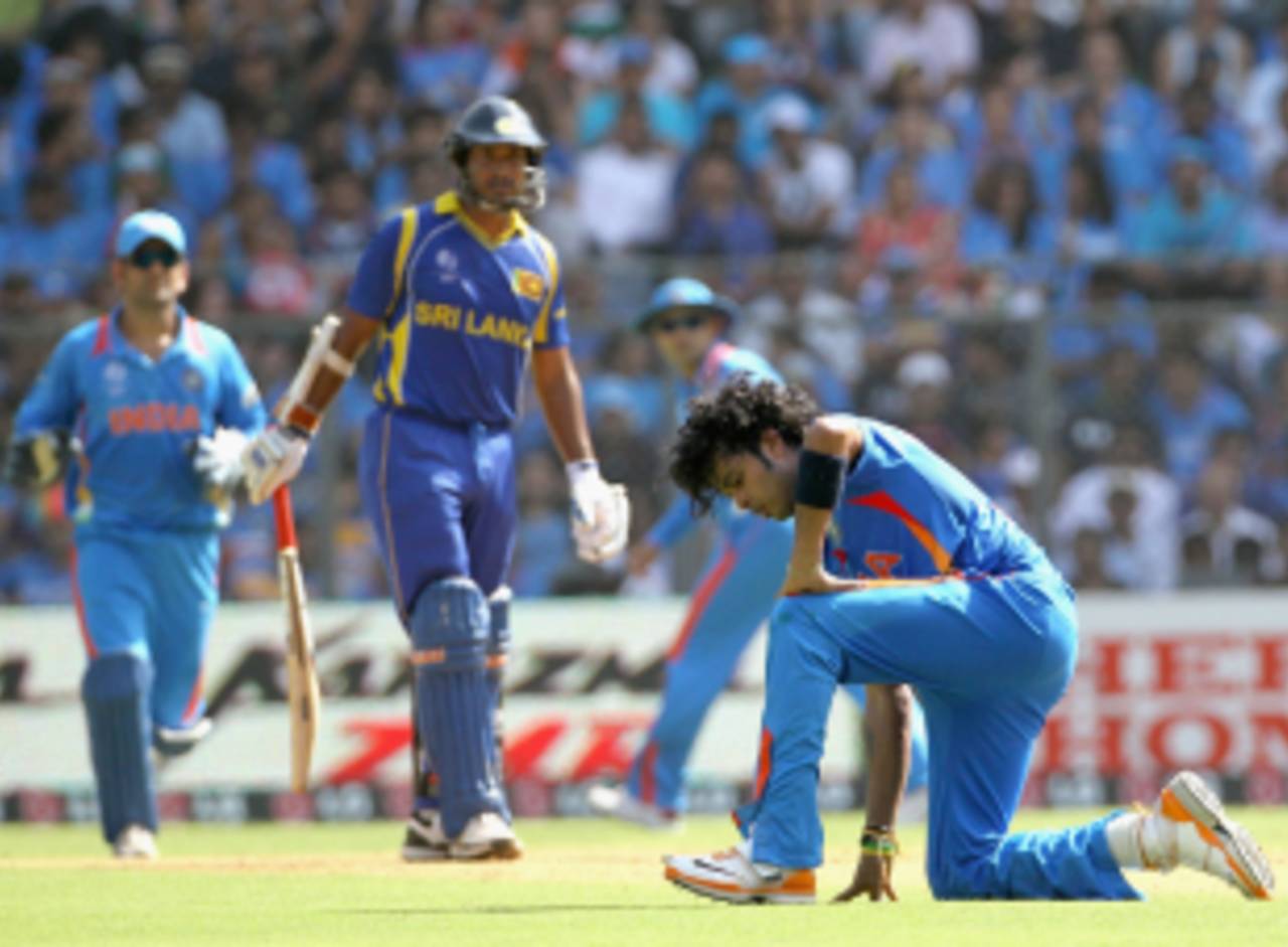 Sreesanth had a difficult day in the field, leaking runs, India v Sri Lanka, final, World Cup 2011, Mumbai, April 2, 2011