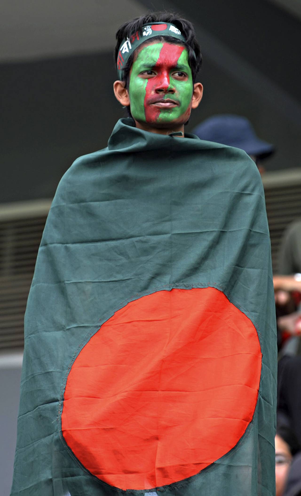 Bangladesh lost wickets at key intervals much to the disappointment of their fans, Bangladesh v Australia, 1st ODI, Mirpur, April 9, 2011