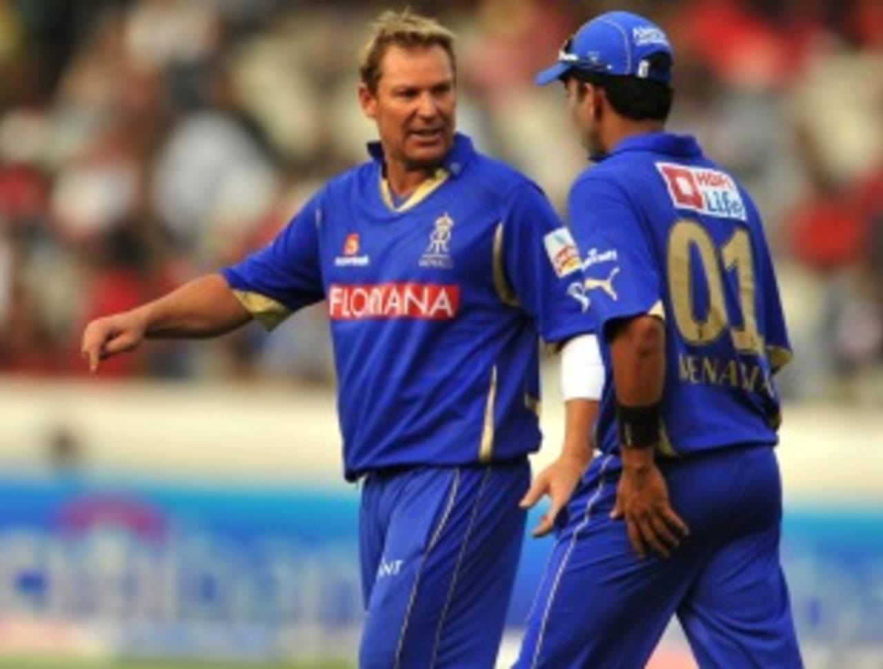Shane Warne has a chat with Ashok Menaria, Deccan Chargers v Rajasthan Royals, IPL 2011, Hyderabad, April 9, 2011