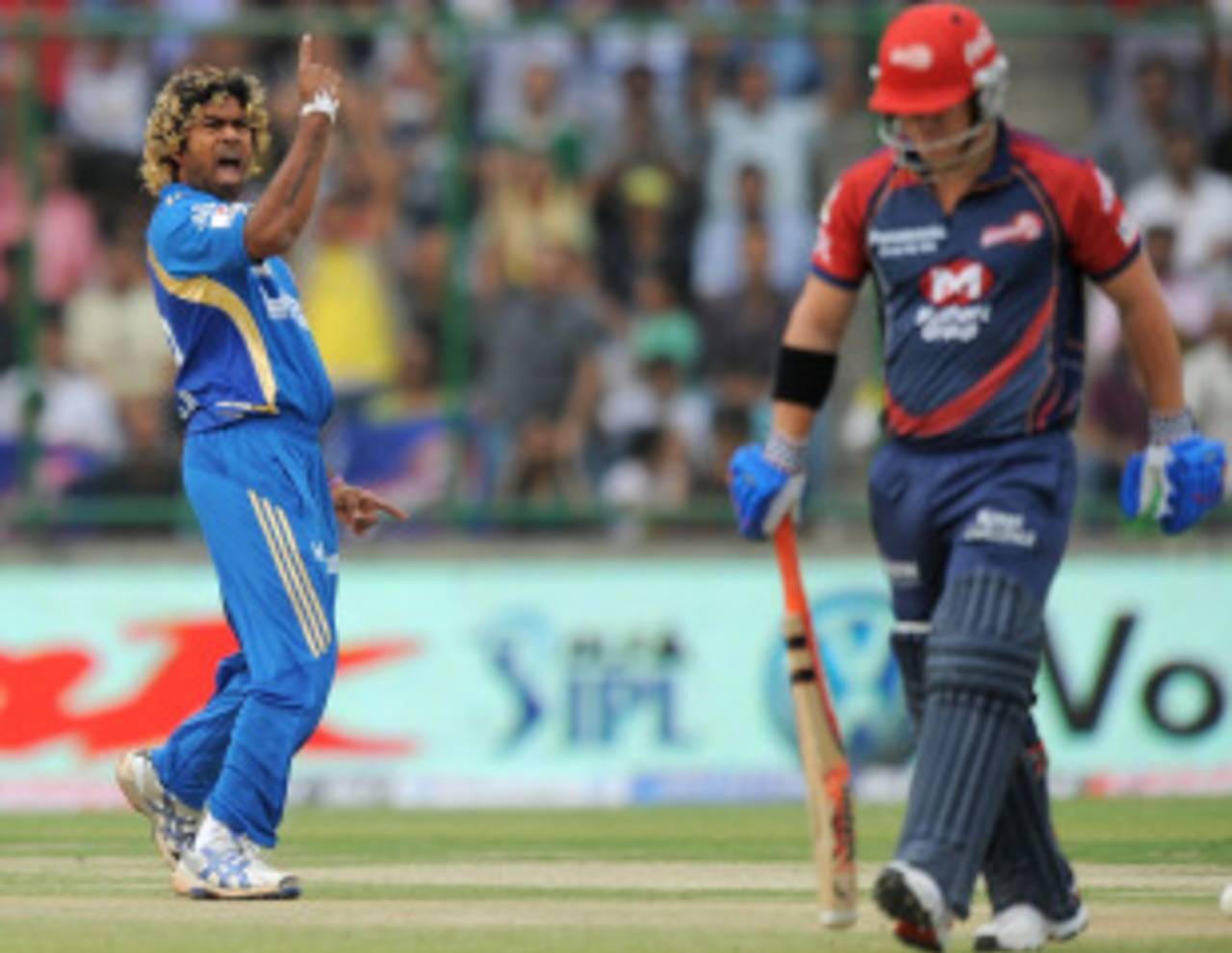 Lasith Malinga is pumped after bowling David Warner, Delhi Daredevils v Mumbai Indians, IPL 2011, Kochi, April 10, 2011