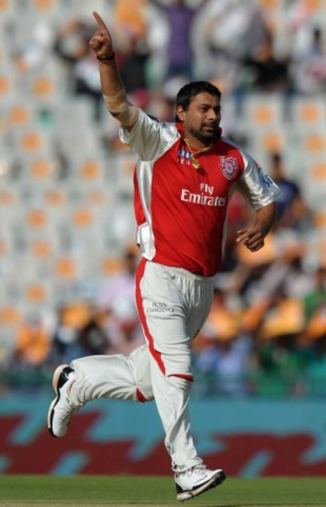 Praveen Kumar dismissed S Anirudha with the first ball, Kings XI Punjab v Chennai Super Kings, IPL 2011, Mohali, April 13, 2011