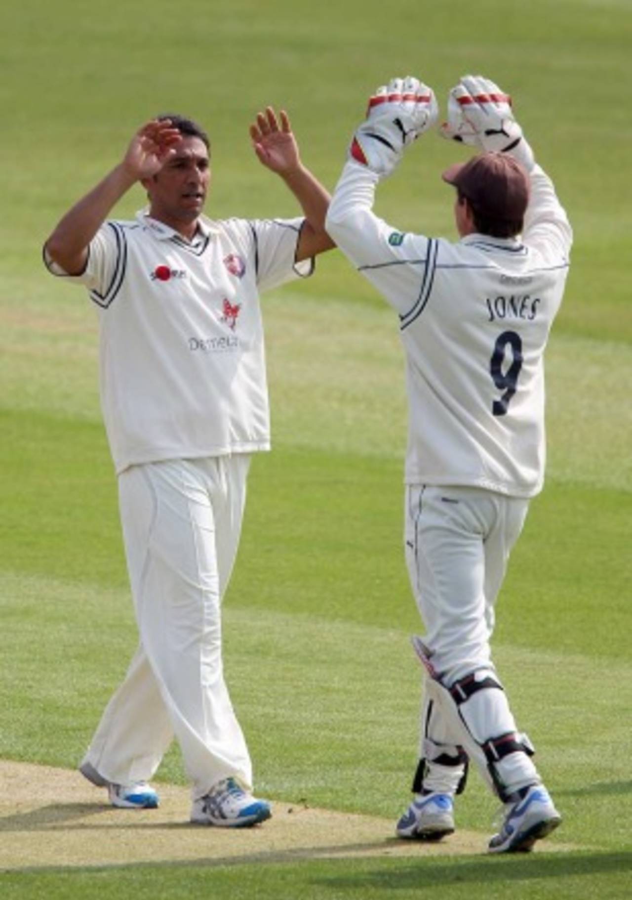 Azhar Mahmood led Kent's fightback, Kent v Gloucestershire, County Championship, Division Two, Canterbury, April 26, 2011
