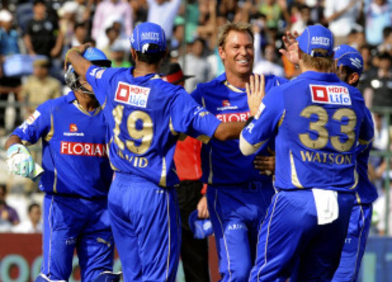 Rajasthan celebrate the dismissal of Robin Uthappa, Rajasthan Royals v Pune Warriors, IPL 2011, Jaipur, May 1, 2010