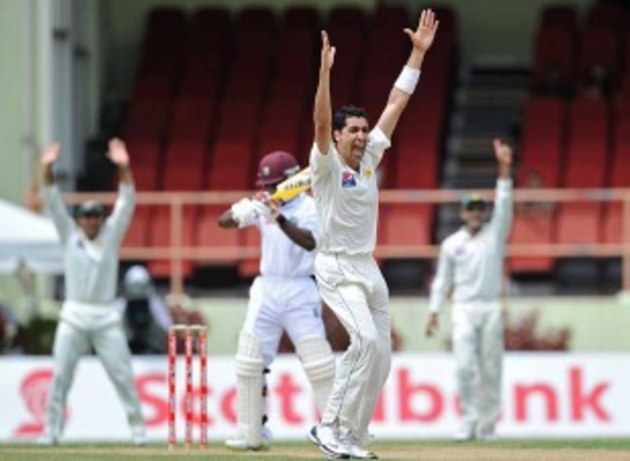 Umar Gul appeals unsuccessfully for an lbw , West Indies v Pakistan, 1st Test, Providence, 1st day, May 12, 2011