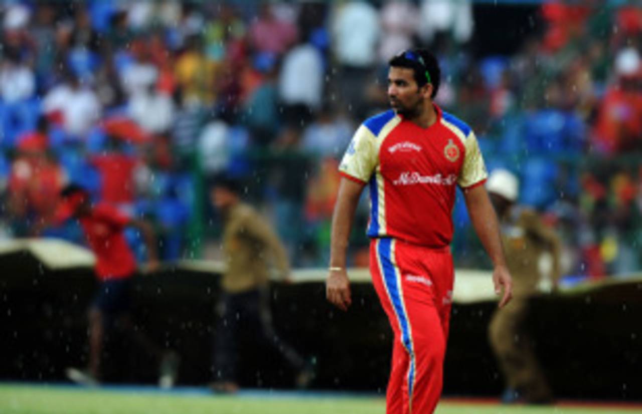 RCB coach Ray Jennings has stated that the loss of Zaheer Khan to injury has dealt a big blow to the team when it comes to having an experienced bowler during pressure situations&nbsp;&nbsp;&bull;&nbsp;&nbsp;AFP
