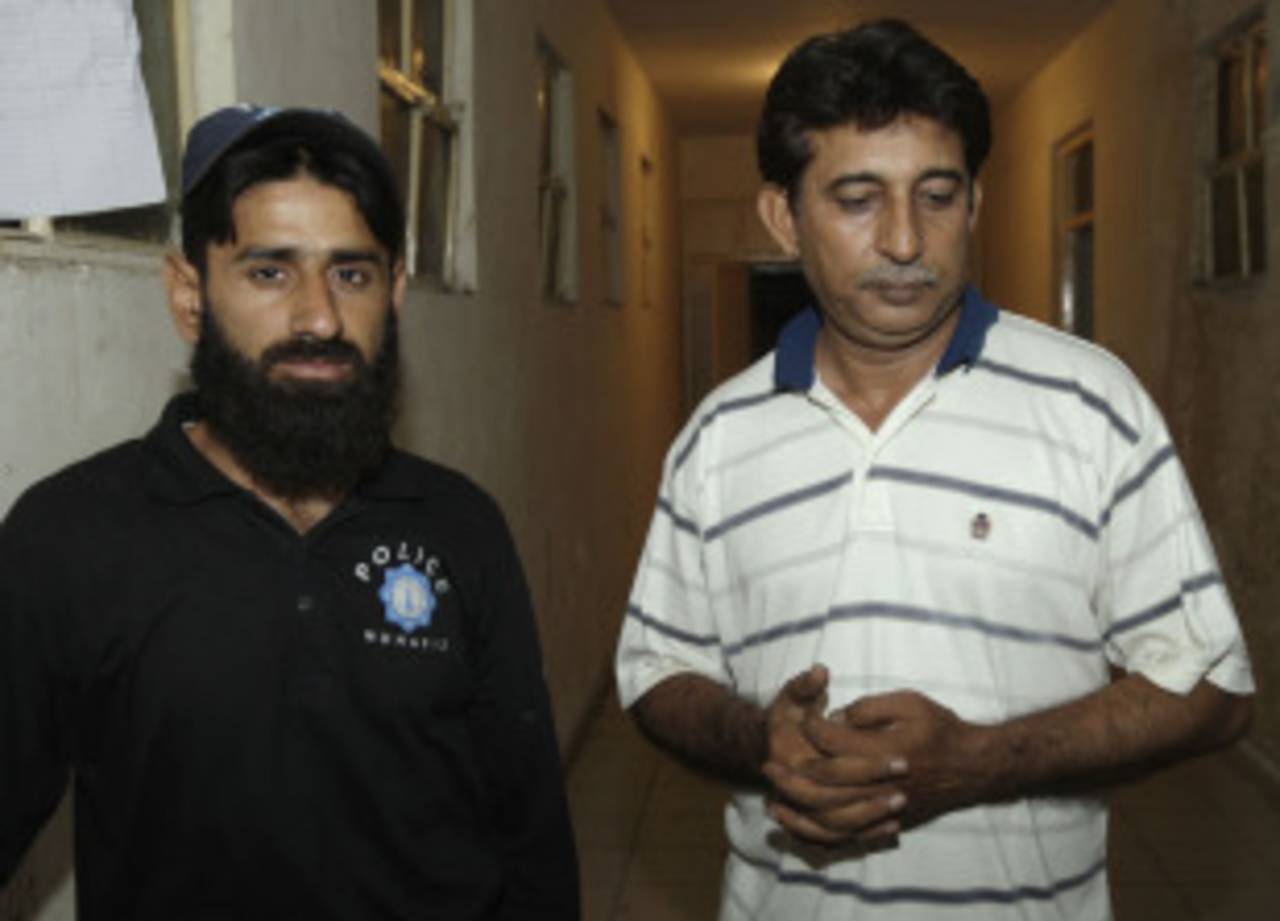 Akram Raza is arrested for illegal betting, Lahore, May 15, 2011