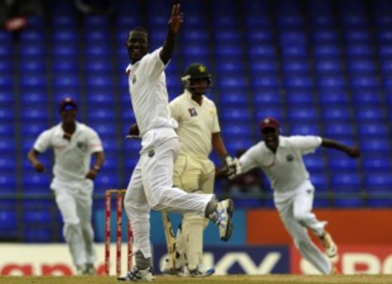 Darren Sammy celebrates Abdur Rehman's dismissal, West Indies v Pakistan, 2nd Test, St Kitts, 2nd day, May 21, 2011