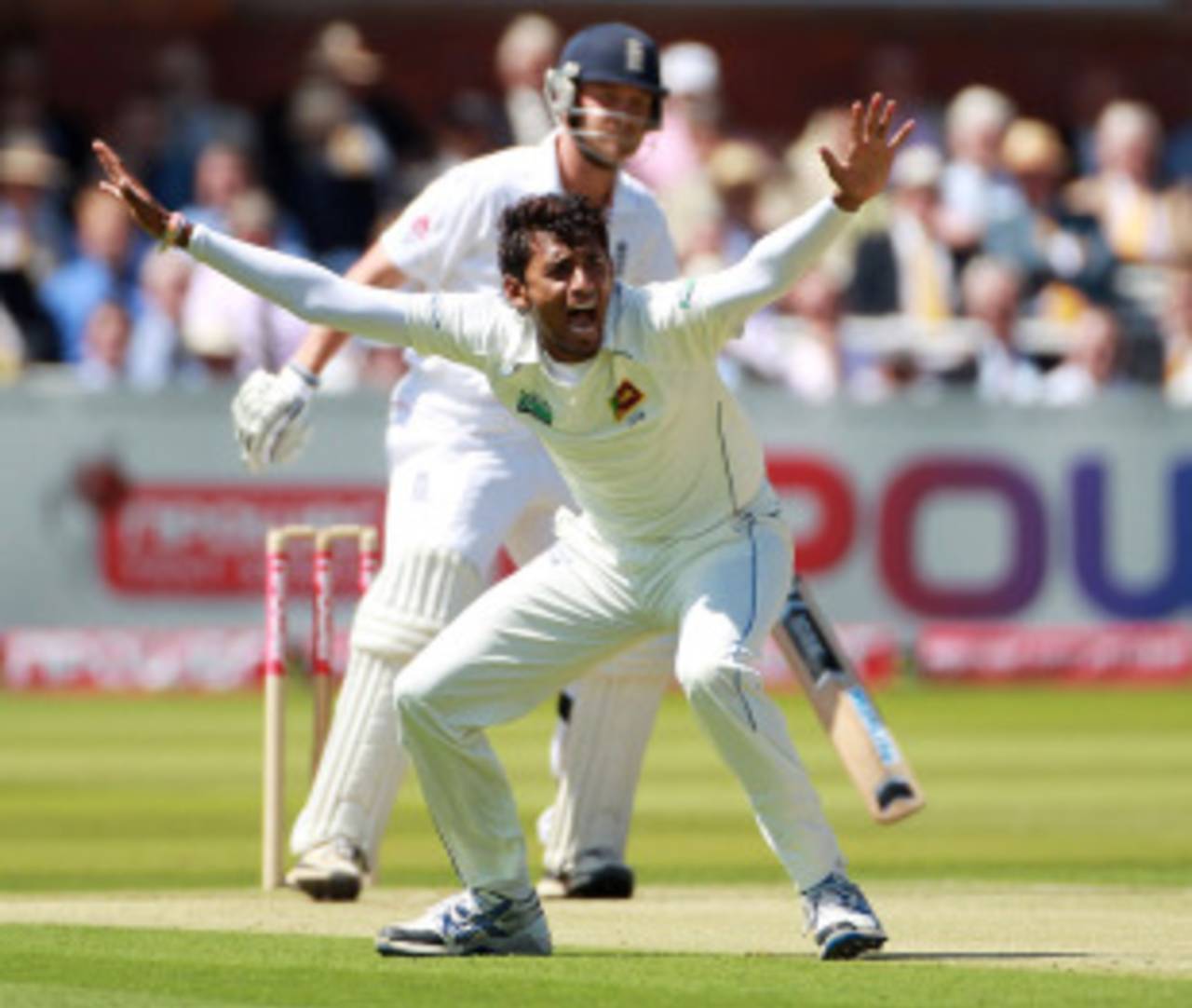 Suranga Lakmal sent back the in-form Jonathan Trott, England v Sri Lanka, 2nd Test, Lord's, June 3, 2011
